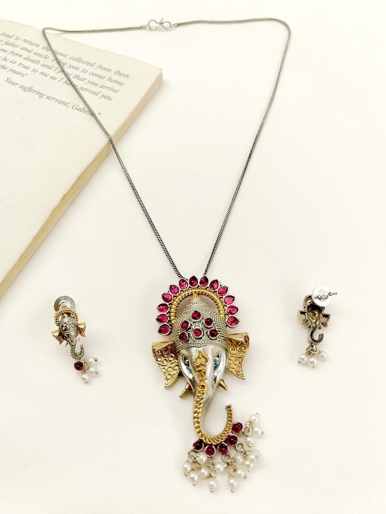 Eswari Majenta Ganesh Ji Oxidized Pendant Set - qivii