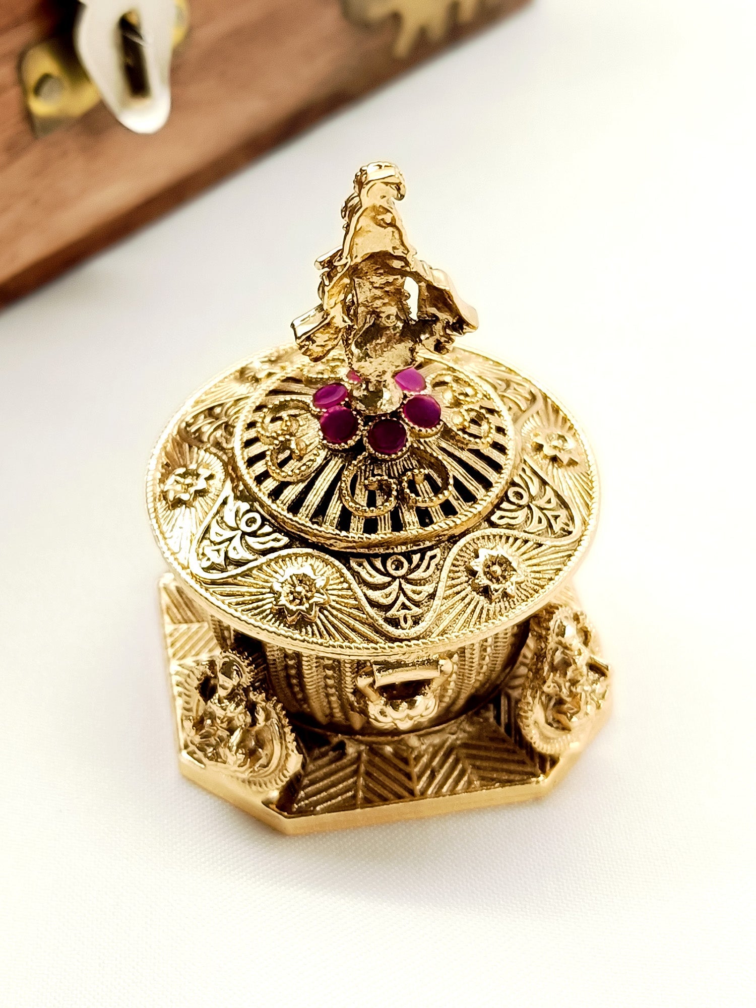 Payal Ruby Antique Temple Sindoor Dibbi