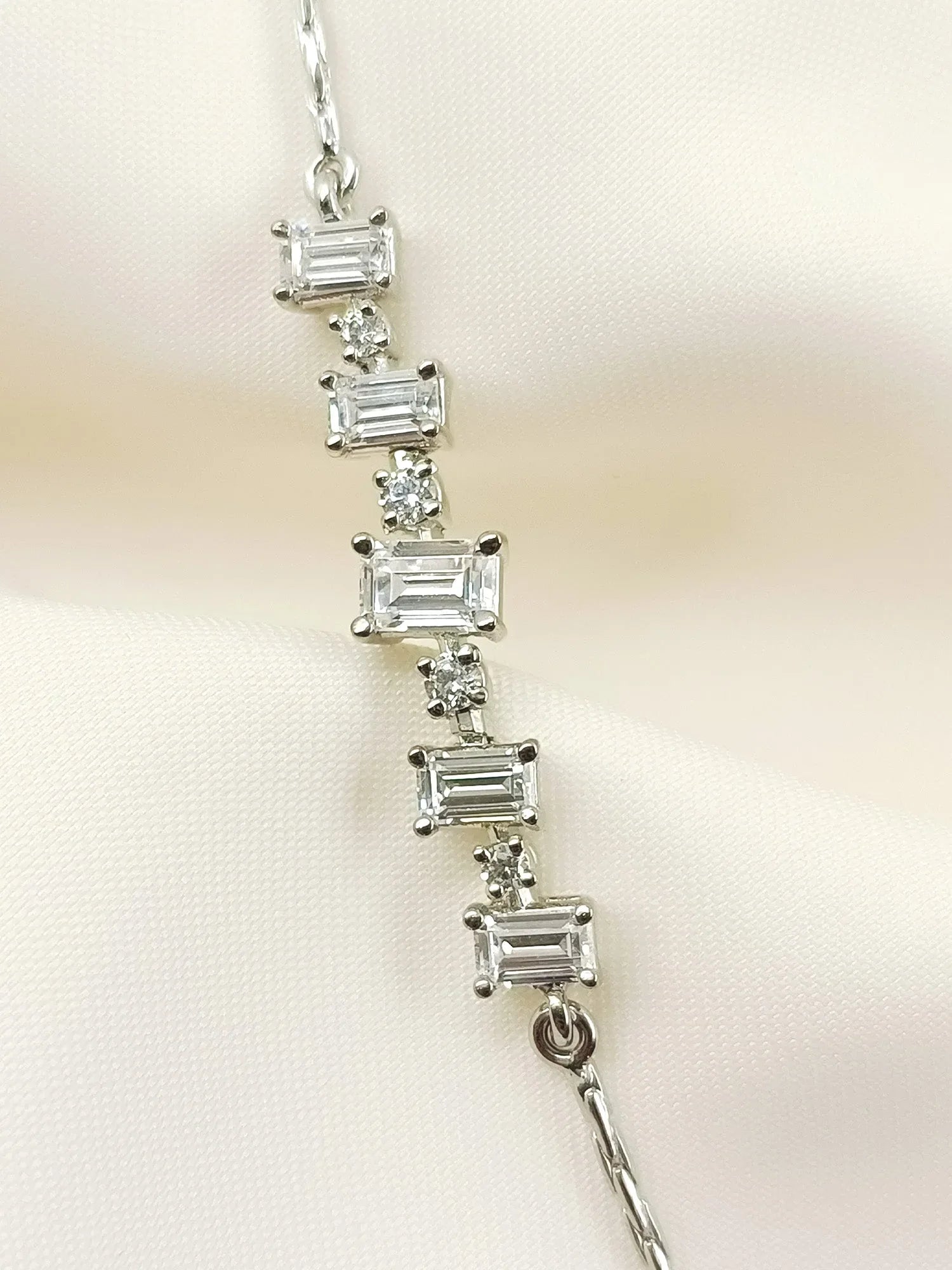 Sidhira White 92.5 Silver American Diamond Bracelet