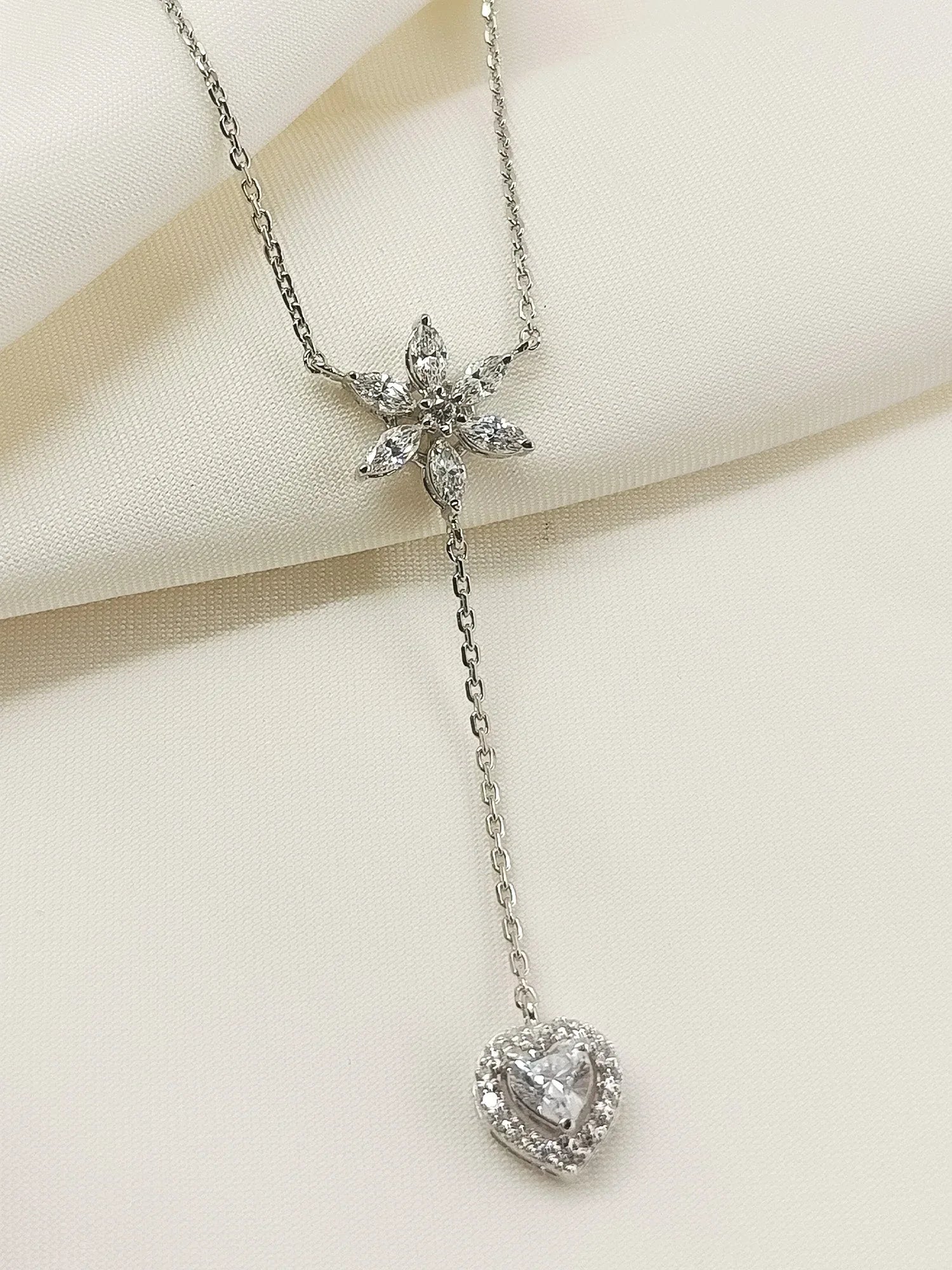 Ubika 92.5 Silver Swarovski Stone Pendal