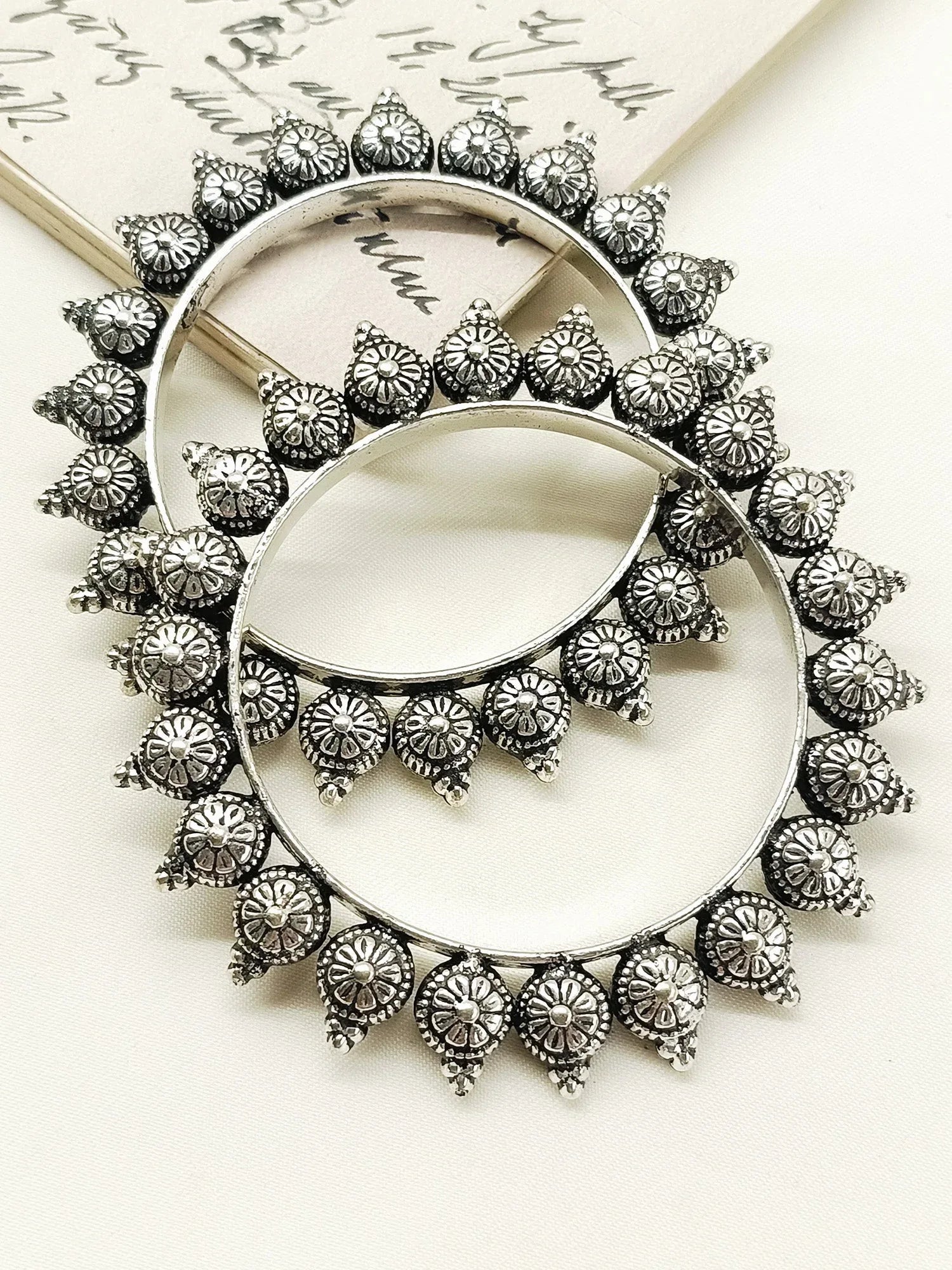 Ojal Plain Oxidized Bangle