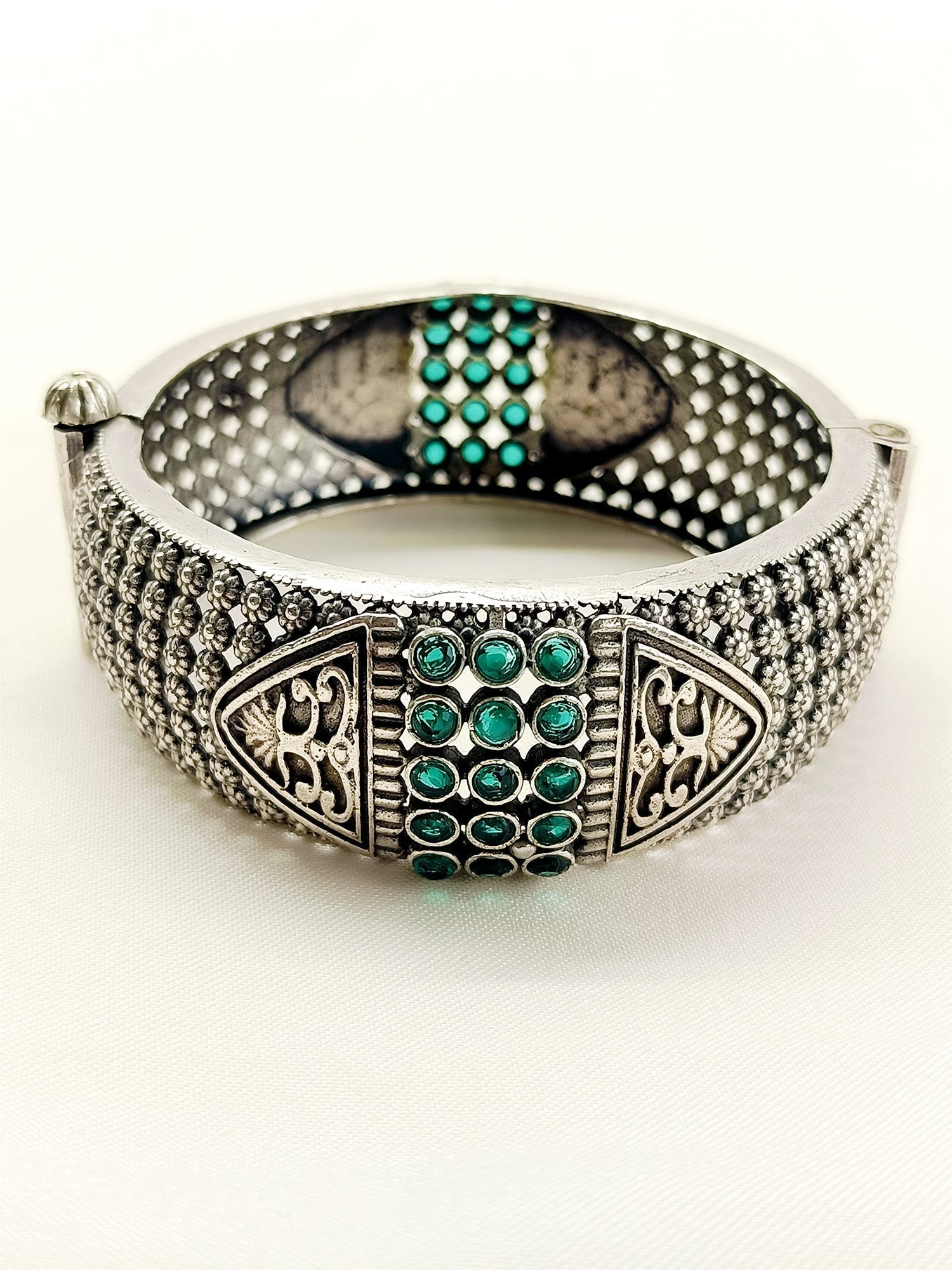 Artemis Green Oxidized Kada - qivii