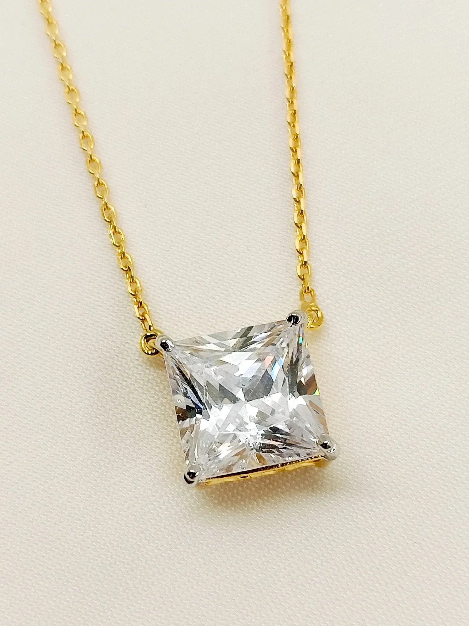 Diksha 92.5 Silver Swarovski Stone Pendal