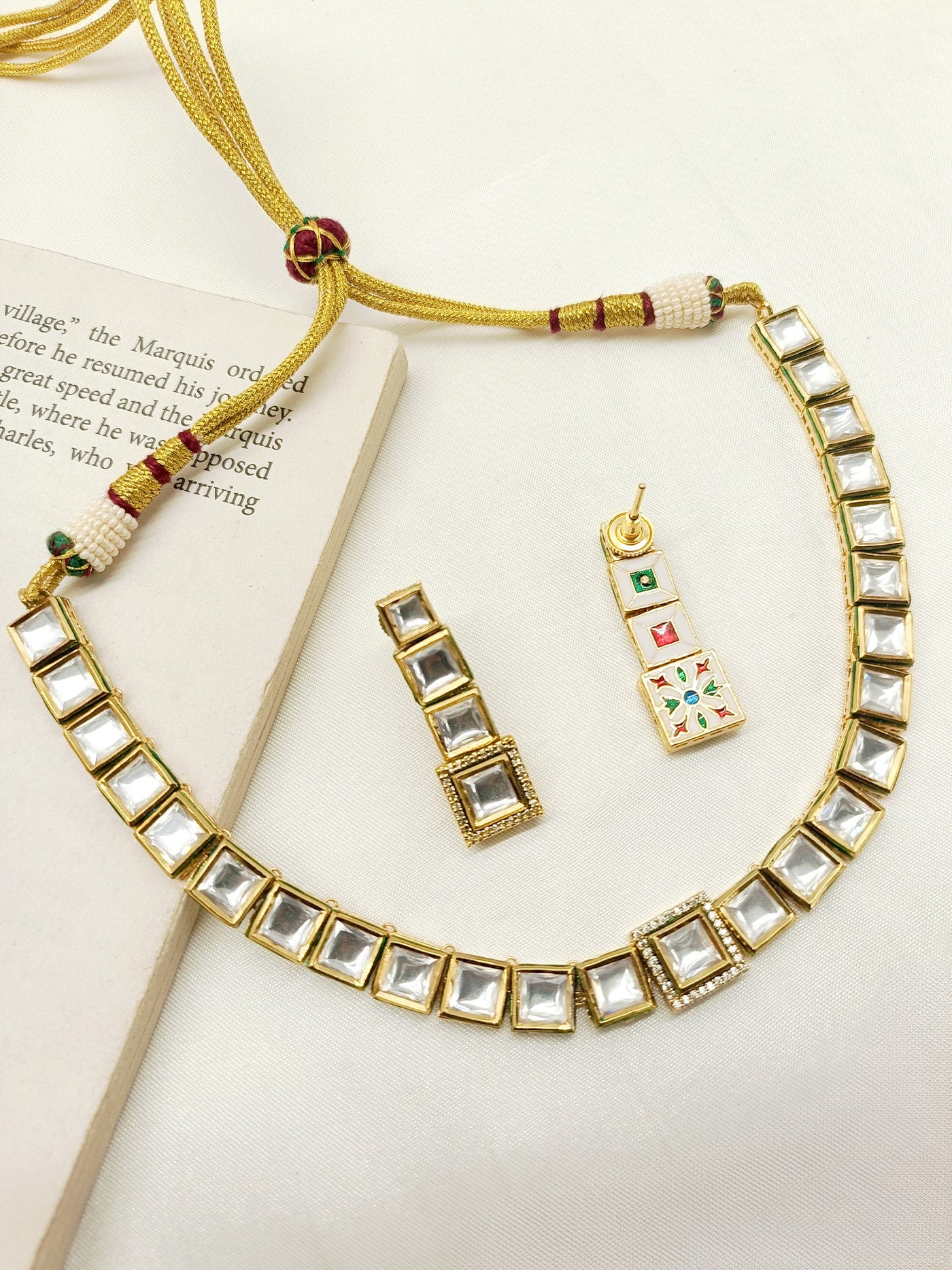 Gulabo White Kundan Necklace Set