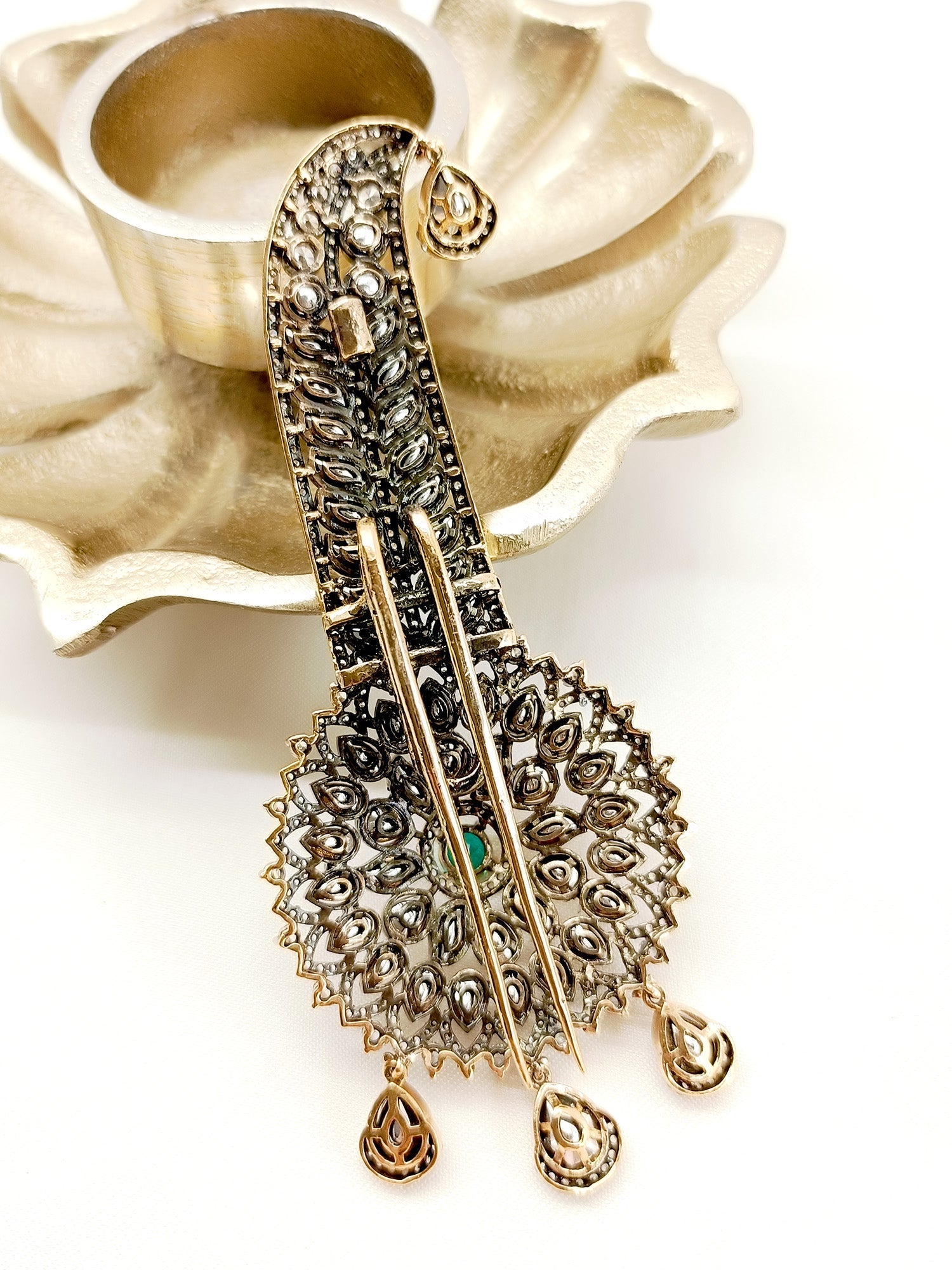 Abhinav Green Dulha Kalgi - qivii