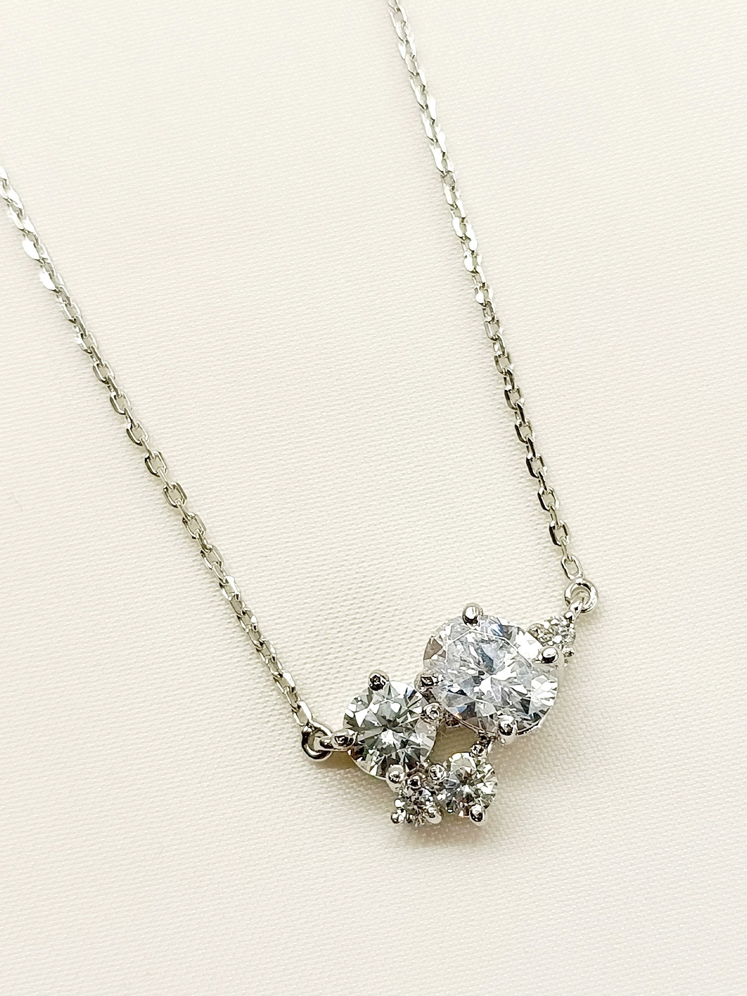 Darshika 92.5 Silver Swarovski Stone Pendal - qivii