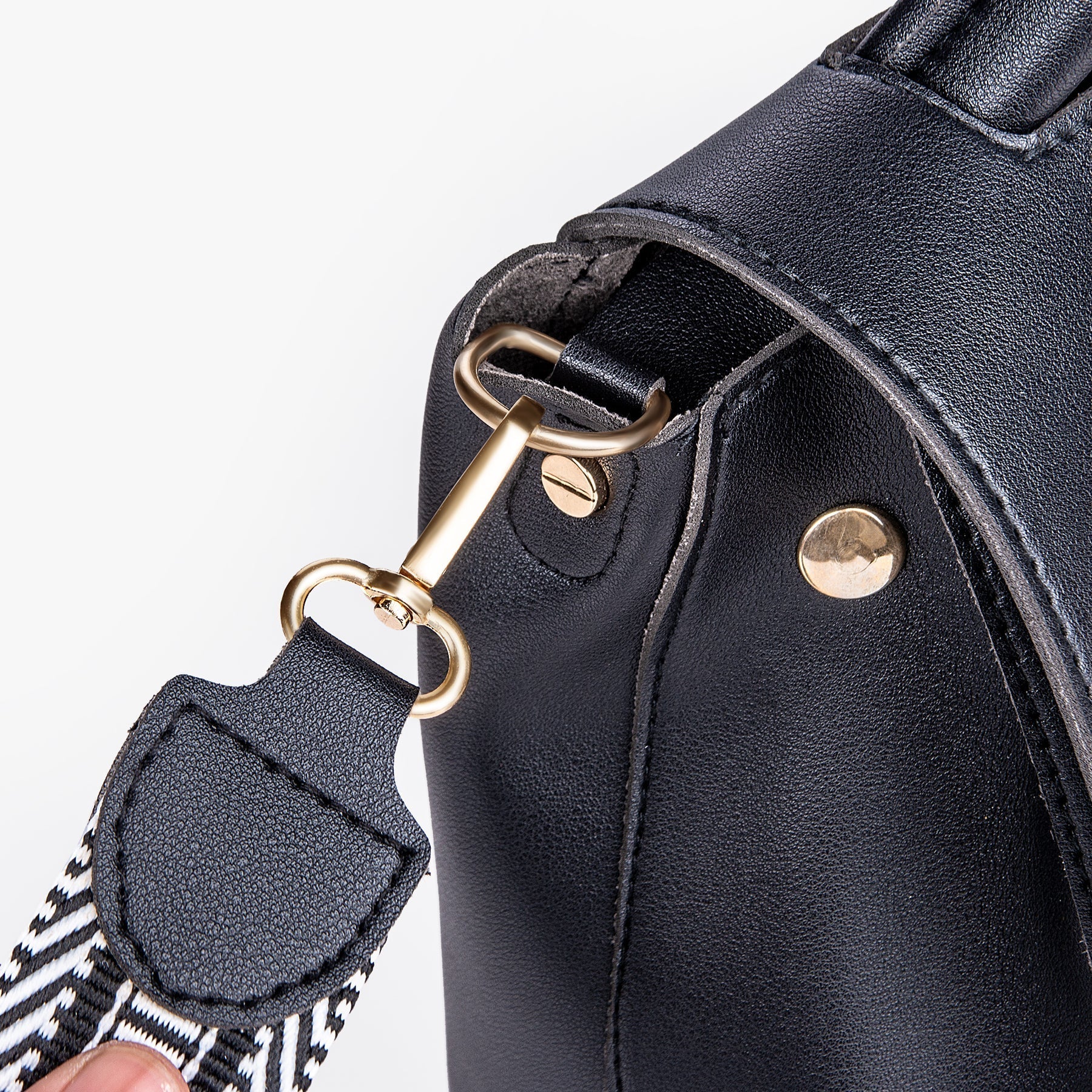 Solia | Crossbody Bag - By Qivii