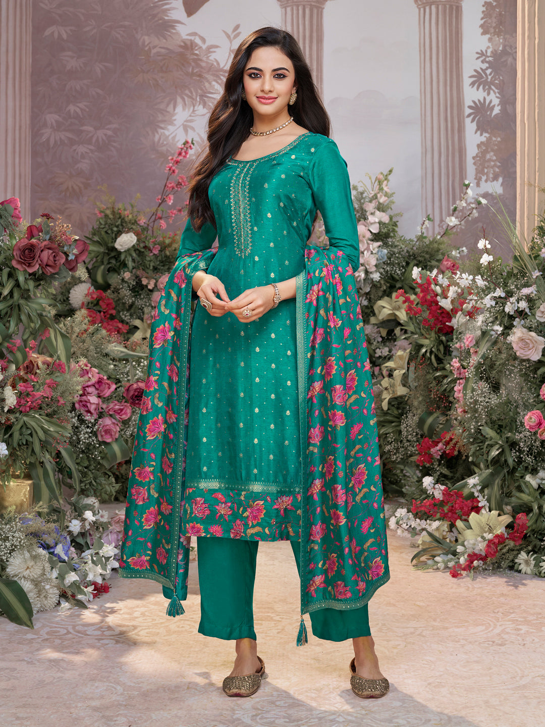 Green Dola Silk Kurta Set with Jacquard Work, Paired with a Dola Silk Digital Printed Dupatta