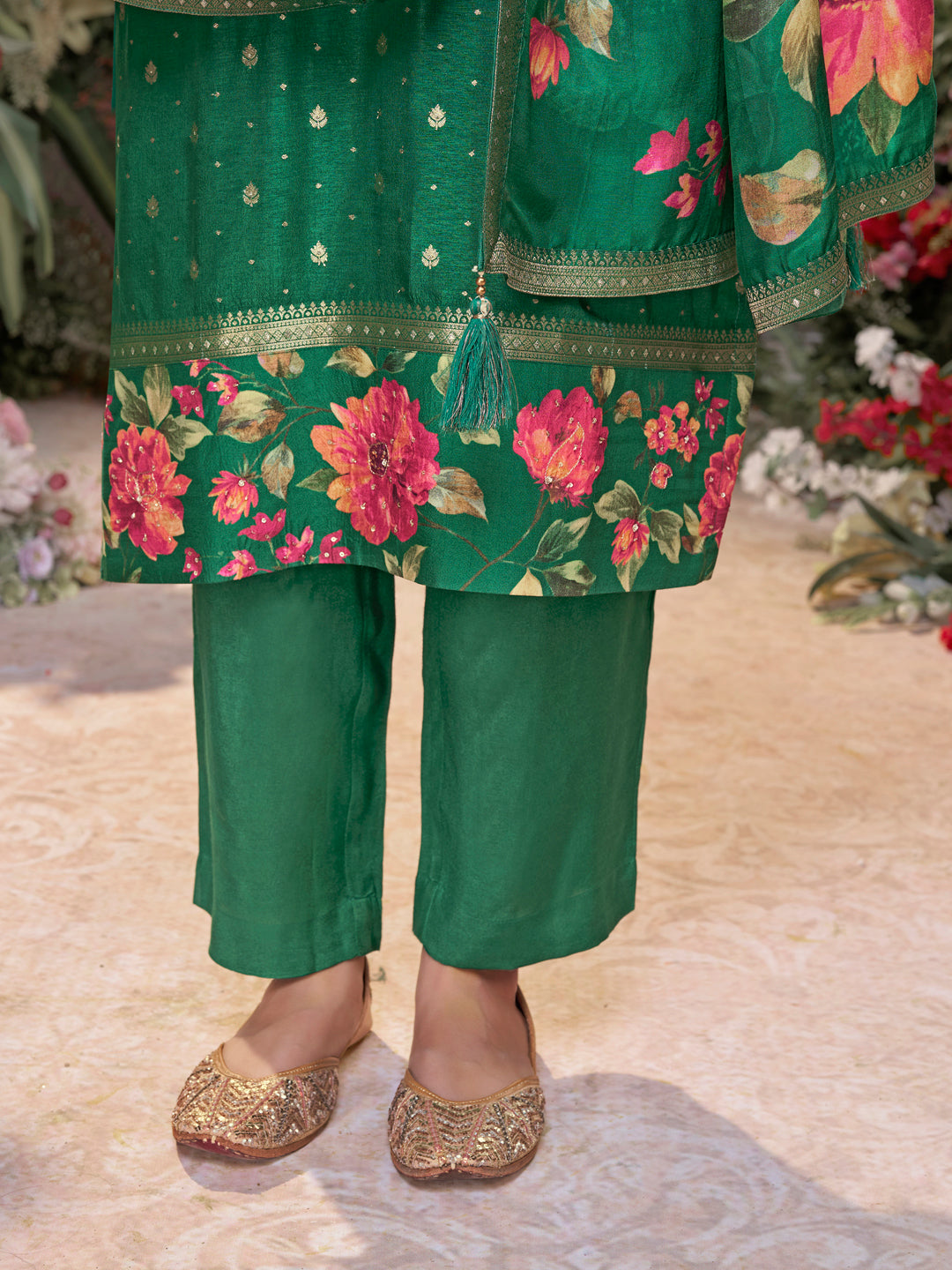 Green Dola Silk Kurta Set with Jacquard Work, Paired with a Dola Silk Digital Printed Dupatta