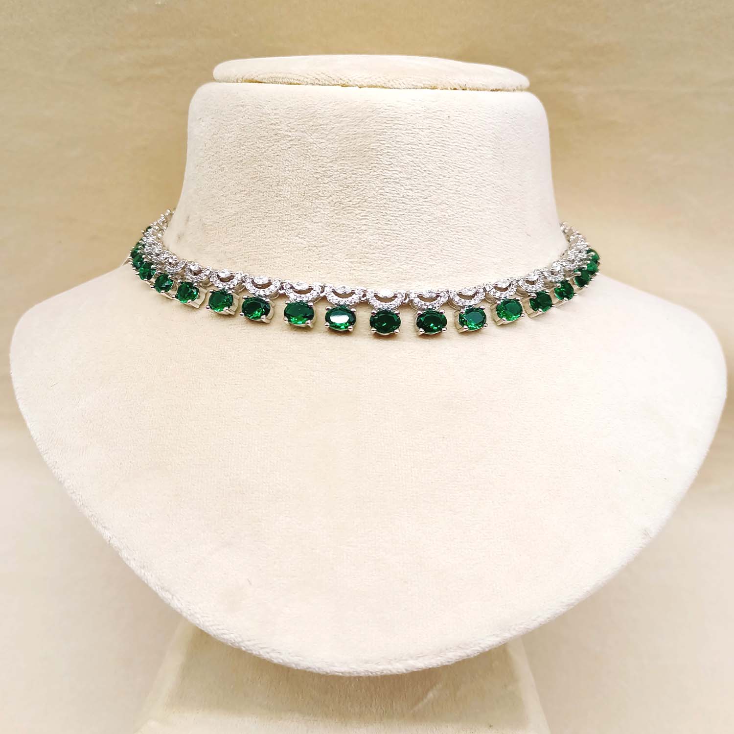 Iqra Diamonds Green Emerald Necklace Set