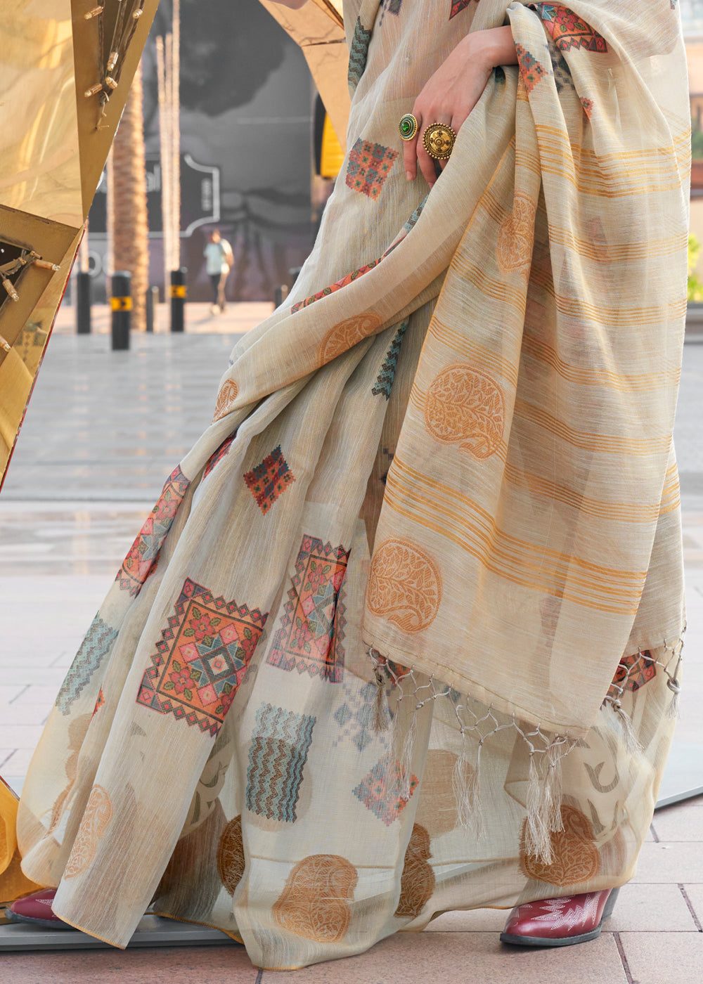 Concrete Grey Printed Handloom Zari Tissue Saree - qivii