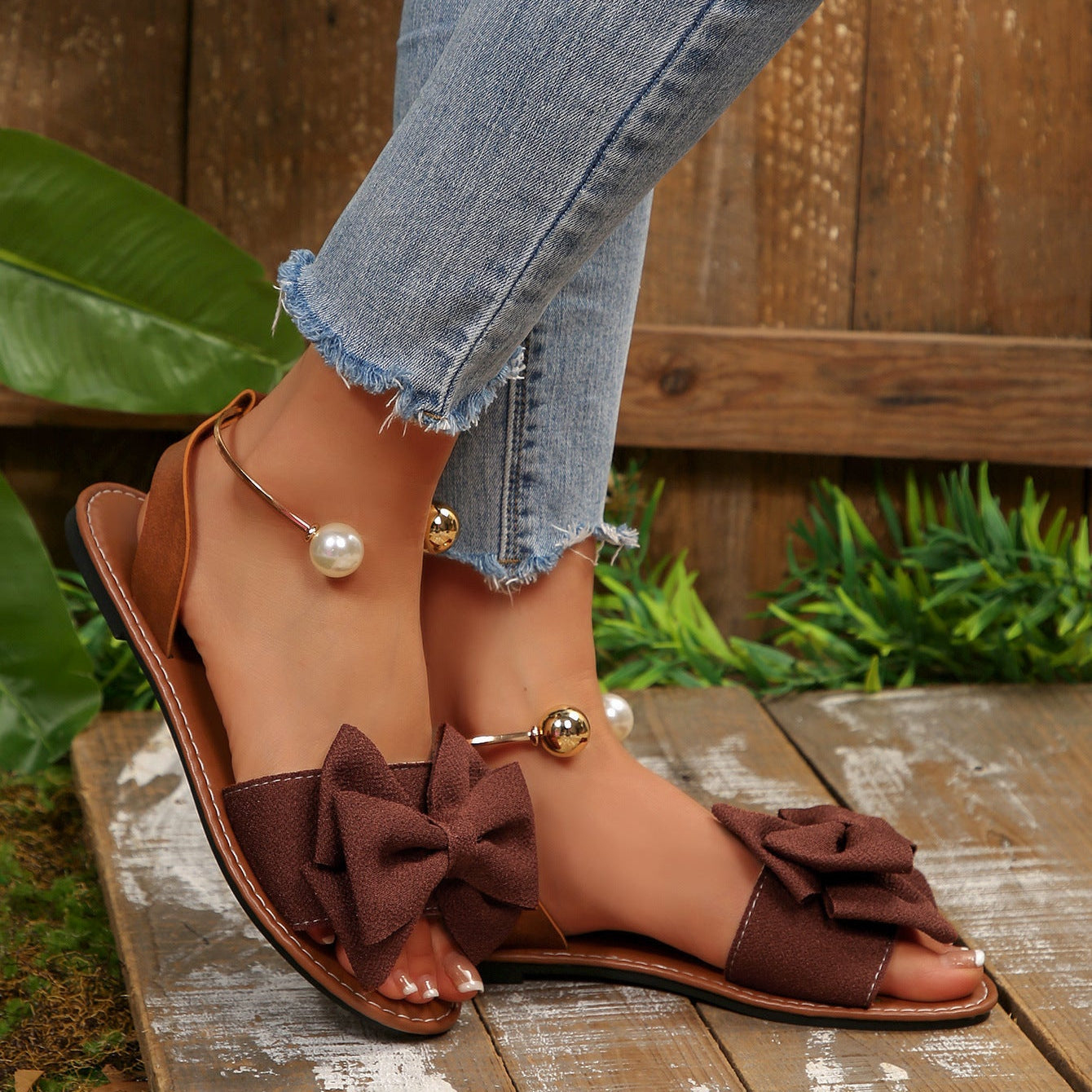 Women’s Serelle Pearl Bow Flat Slides – Minimalist Ankle Strap Casual Sandals (US 5–10.5)