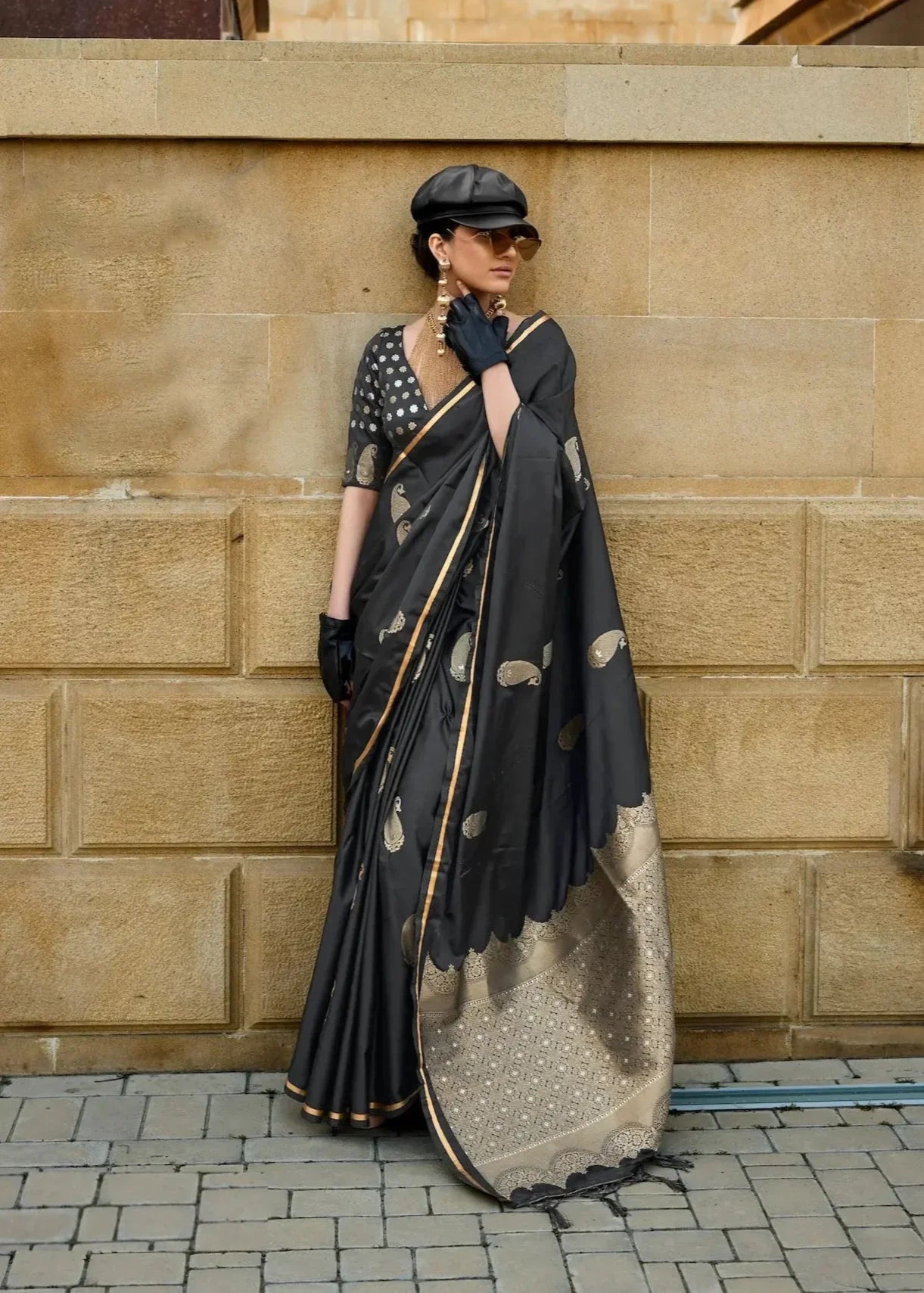 Black Satin Handloom Silk Saree With Zari Weaving Work - qivii