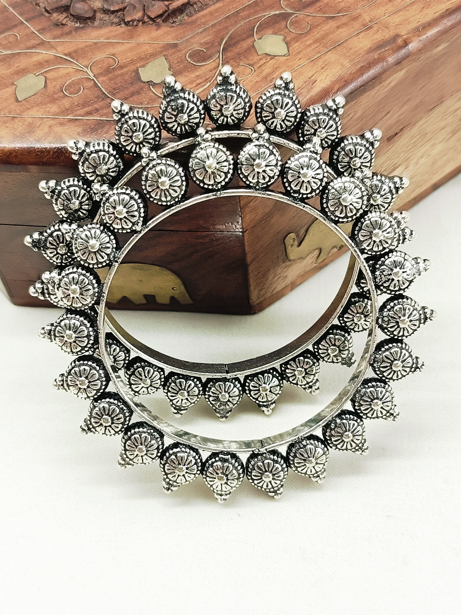 Ojal Plain Oxidized Bangle