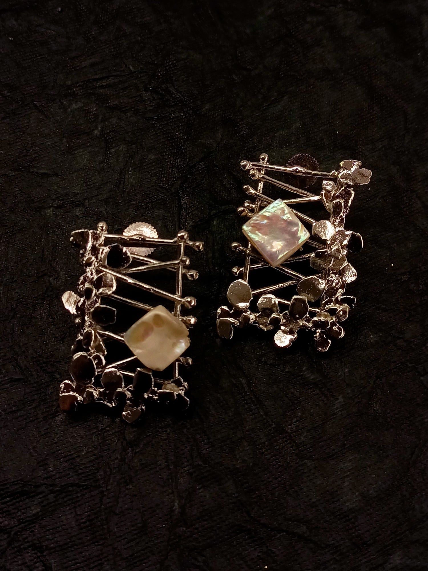 Sabrina Contemporary Silver Stud - qivii