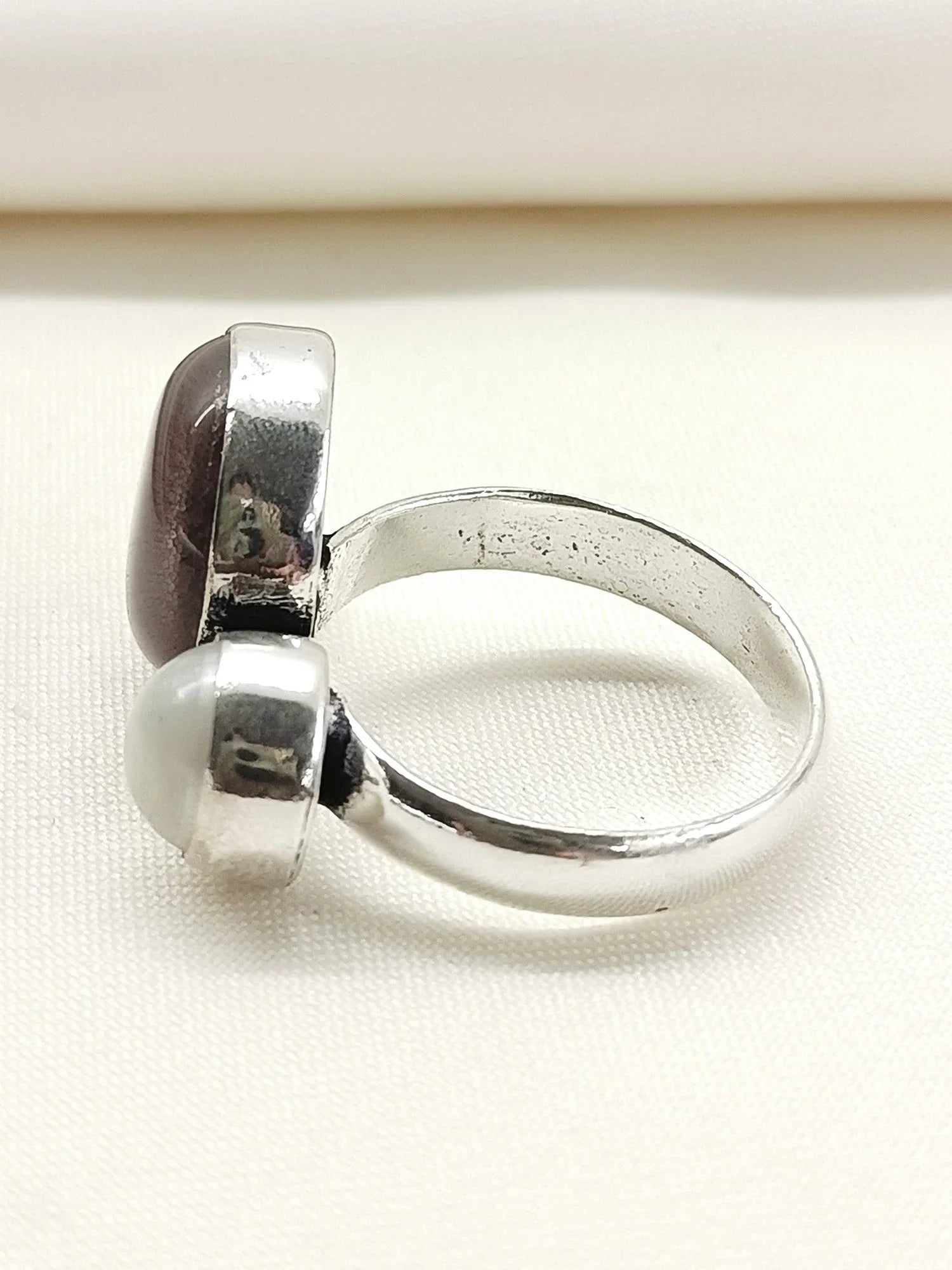 Naisha Wine Oxidized Finger Ring