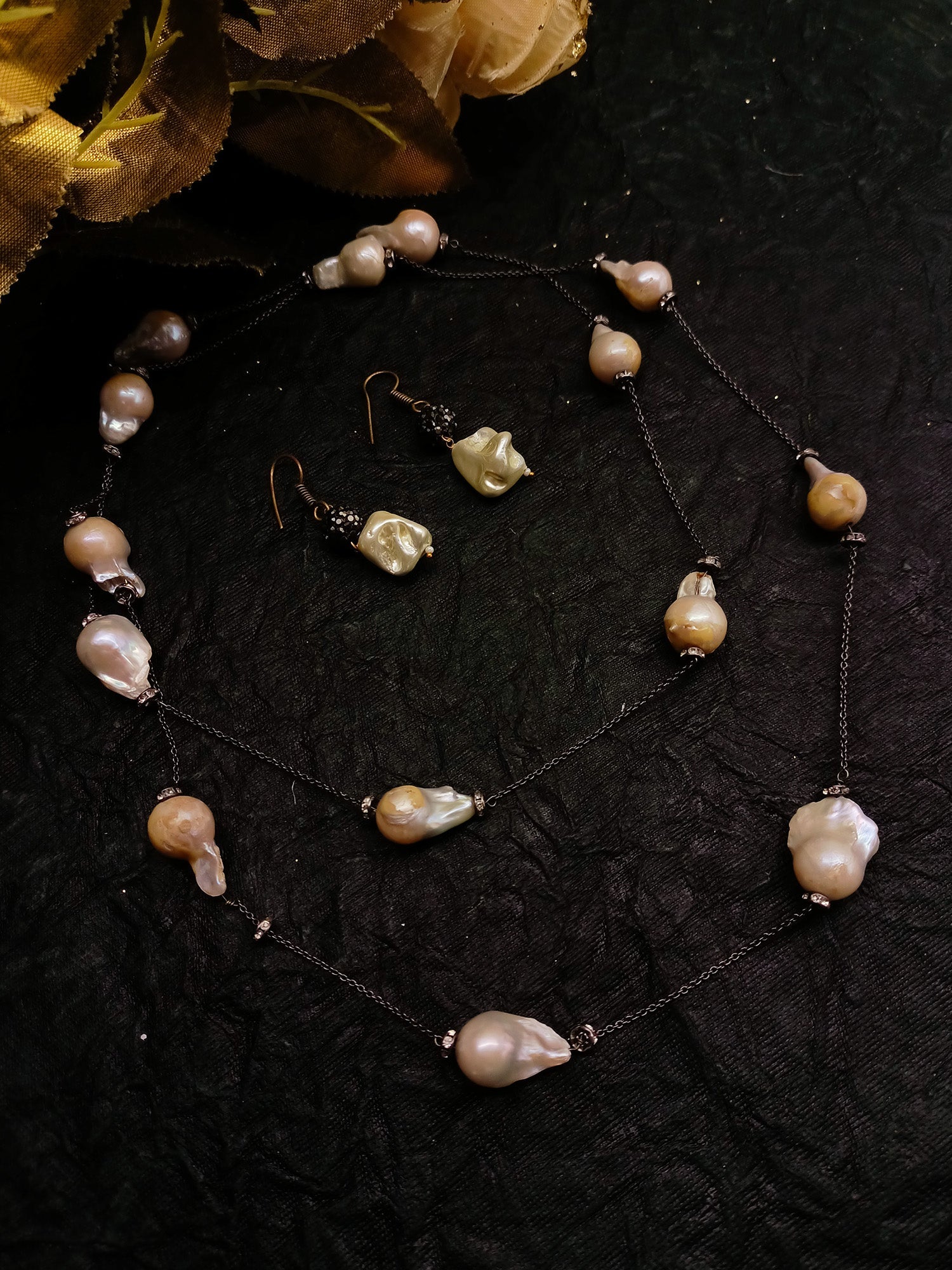 Nishtha Mother Of Pearl Long Chain Set - qivii