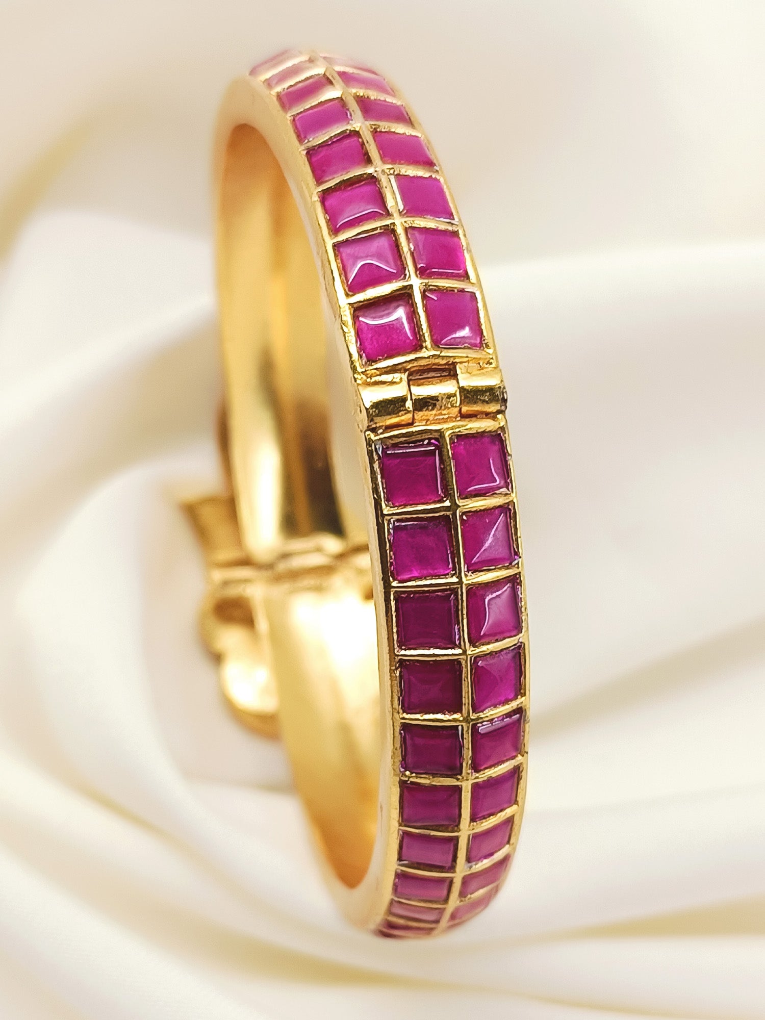 Aadrika Ruby Kundan Kada