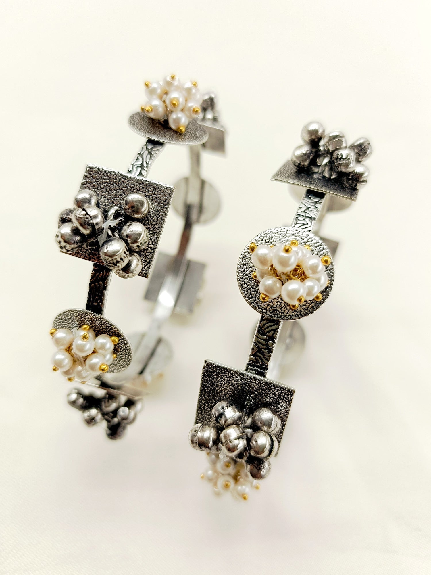 Shyla Cream Oxidized Bangle - qivii