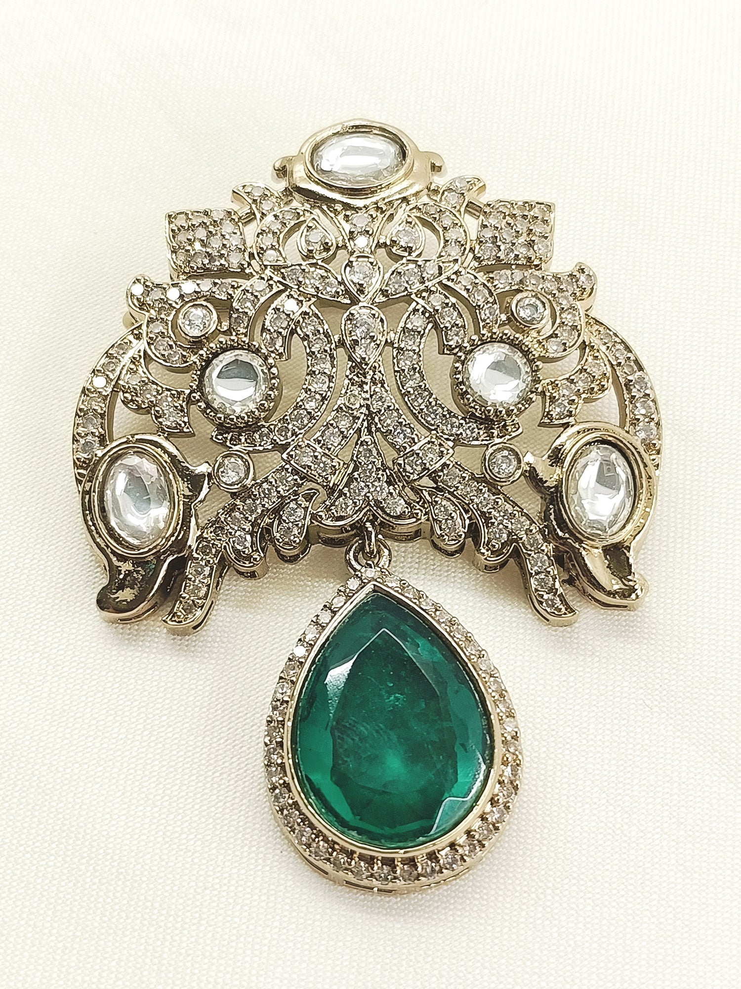 Rishant Green Men's Brooch