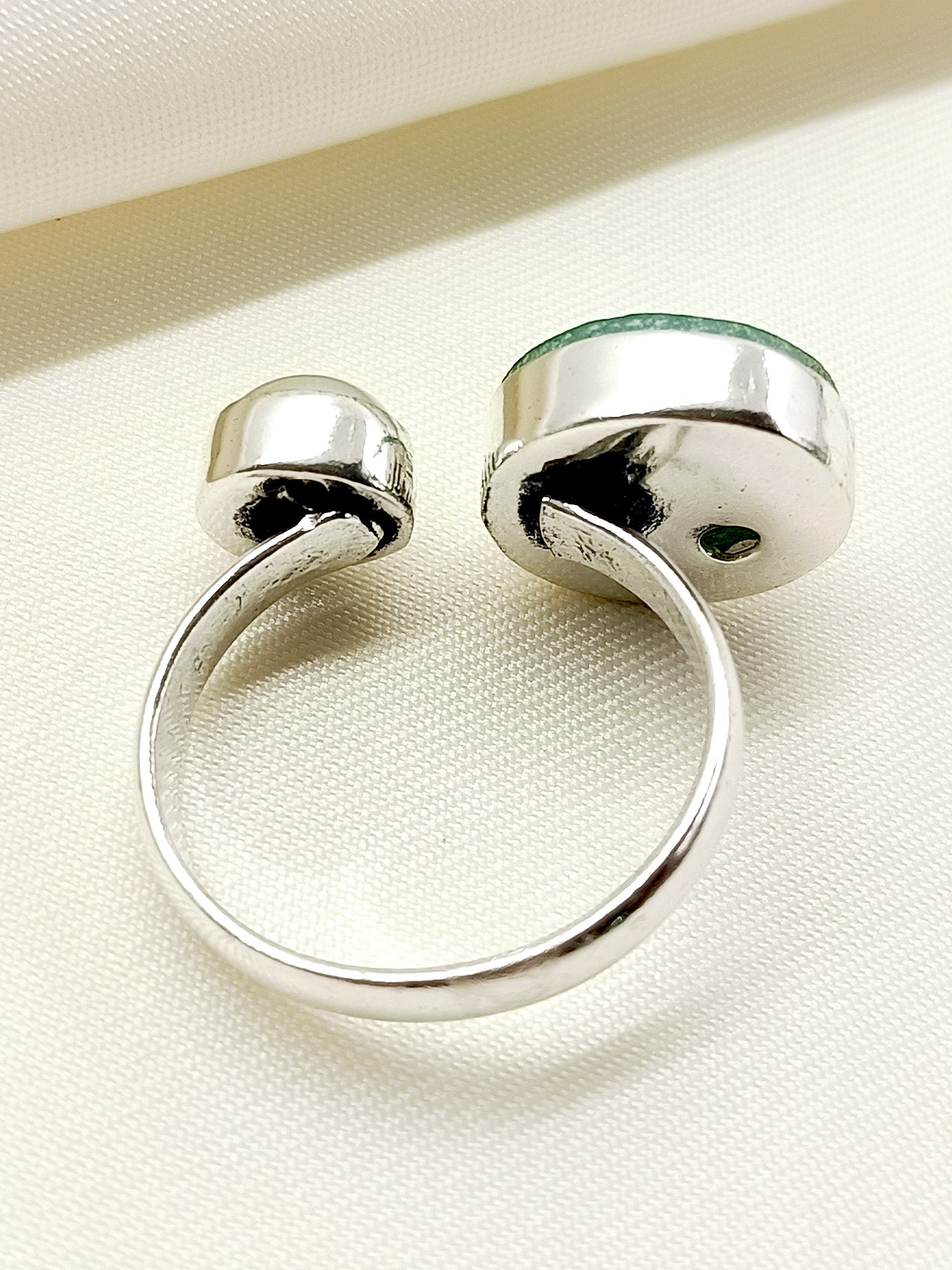 Mirika Green Oxidized Finger Ring - qivii