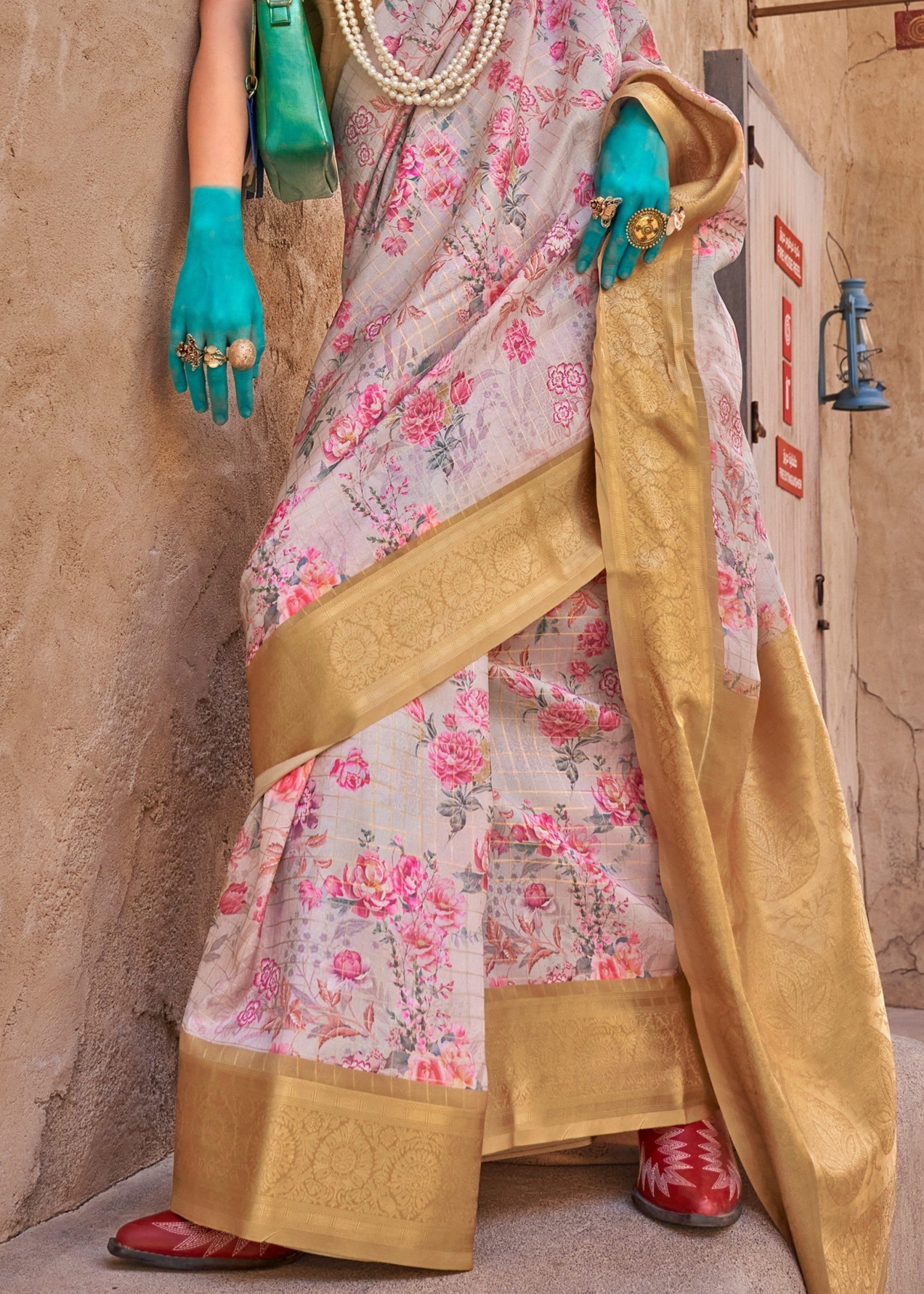 Golden Printed Handloom Georgette Saree - qivii