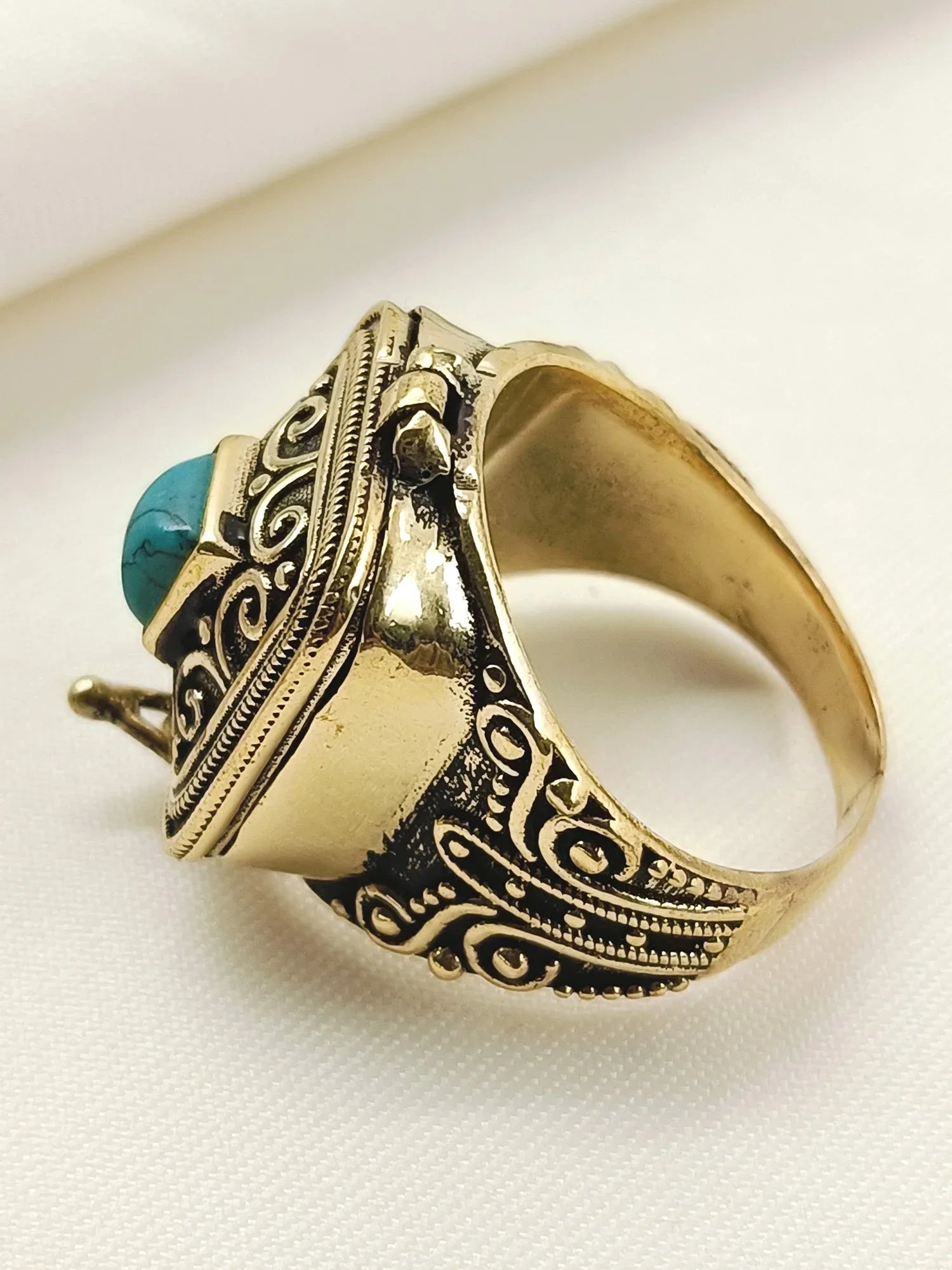 Aathirai Firozi Western Finger Ring