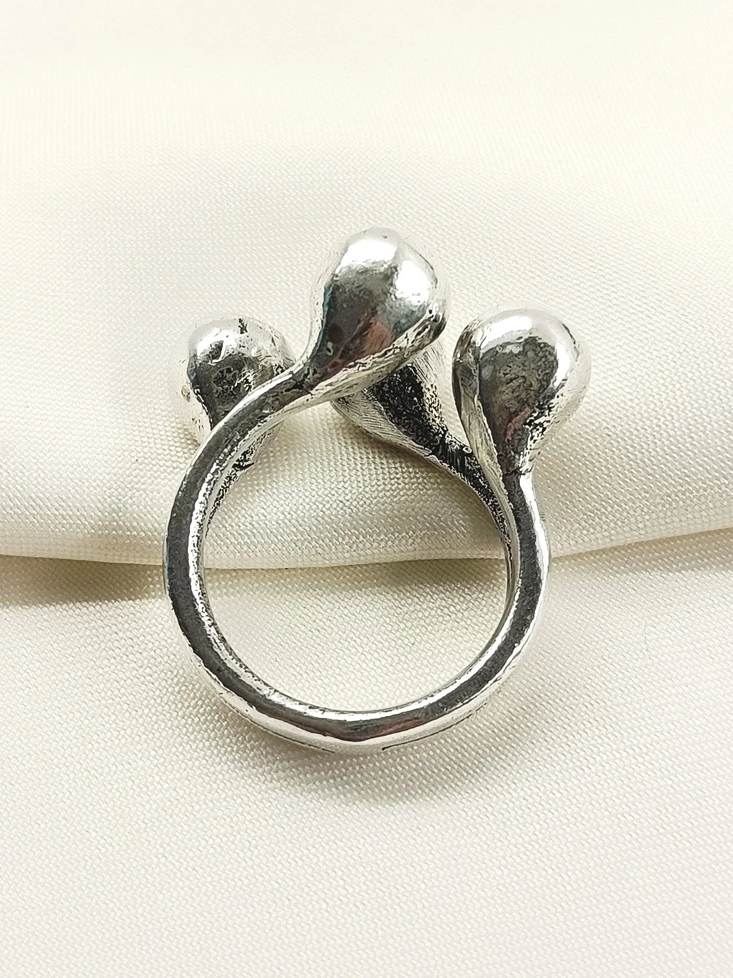 Madhu Silver Western Finger Ring