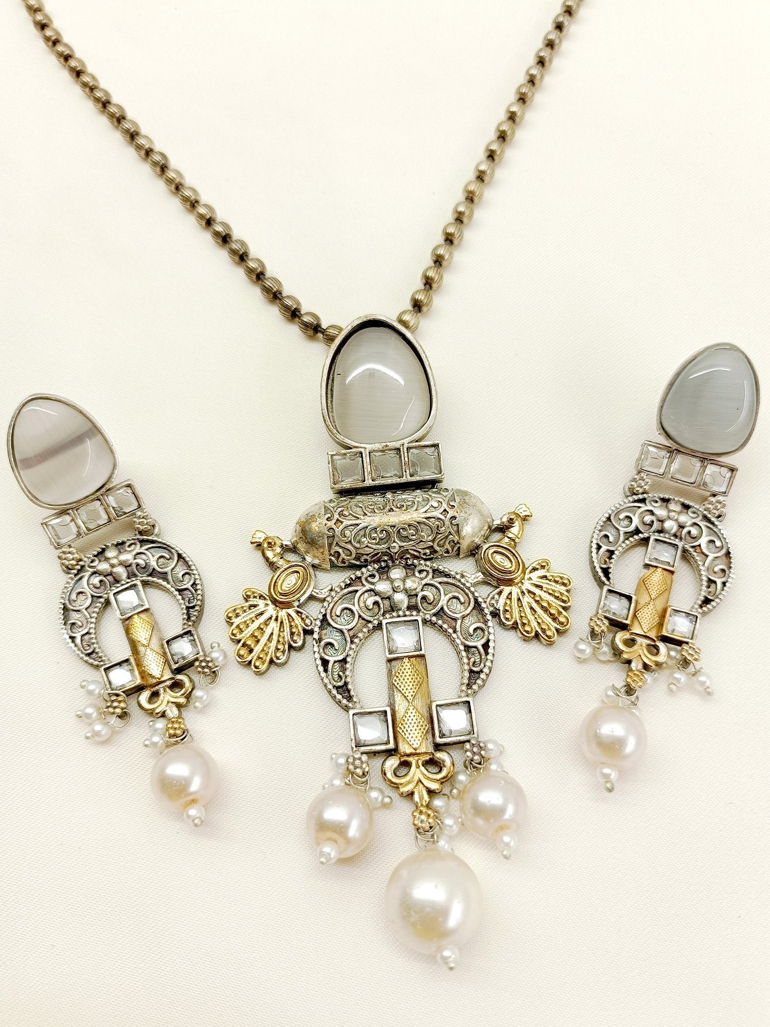 Izana Grey Oxidized Pendant Set - qivii