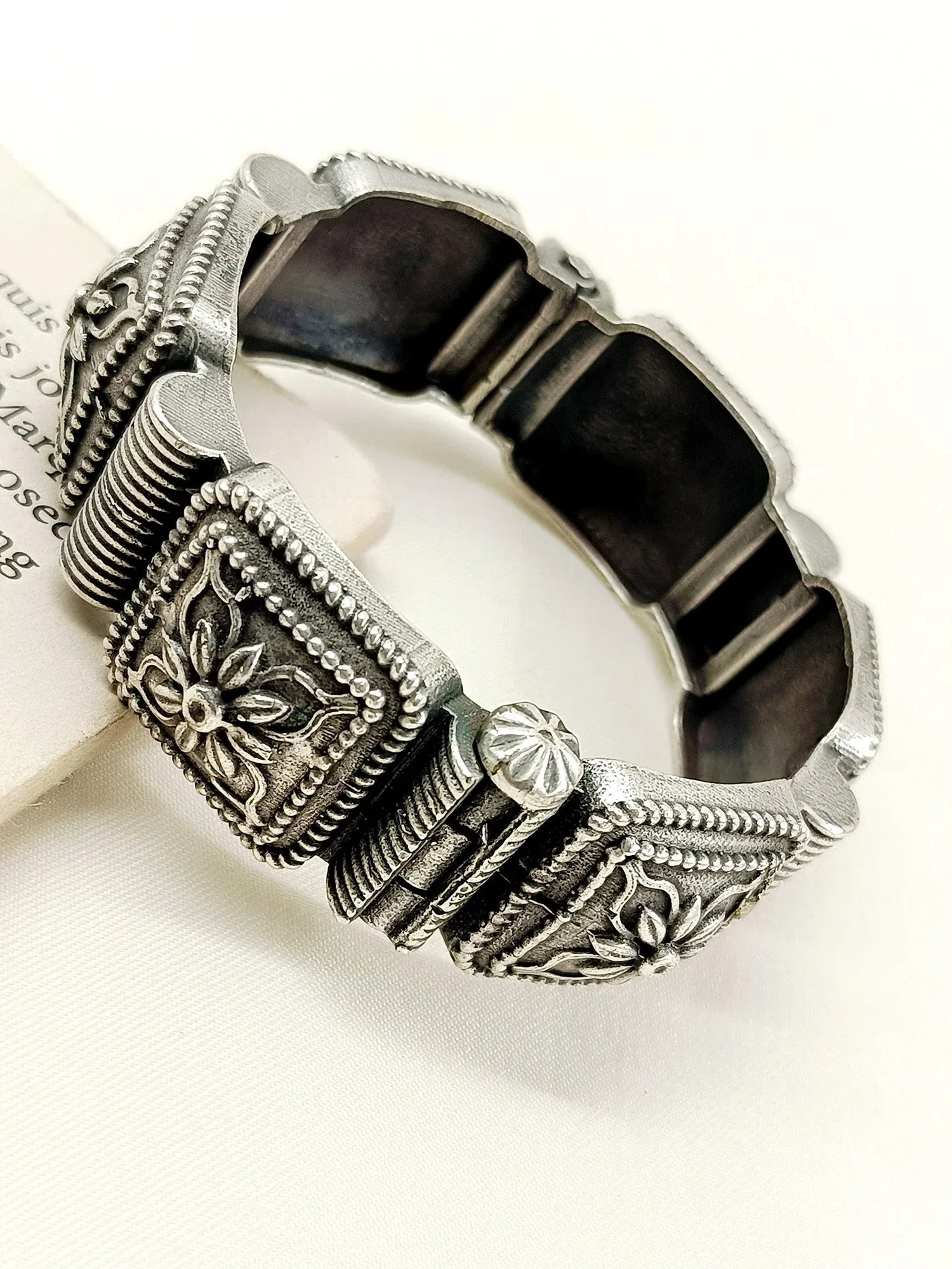 Tarini Plain Oxidized Kada