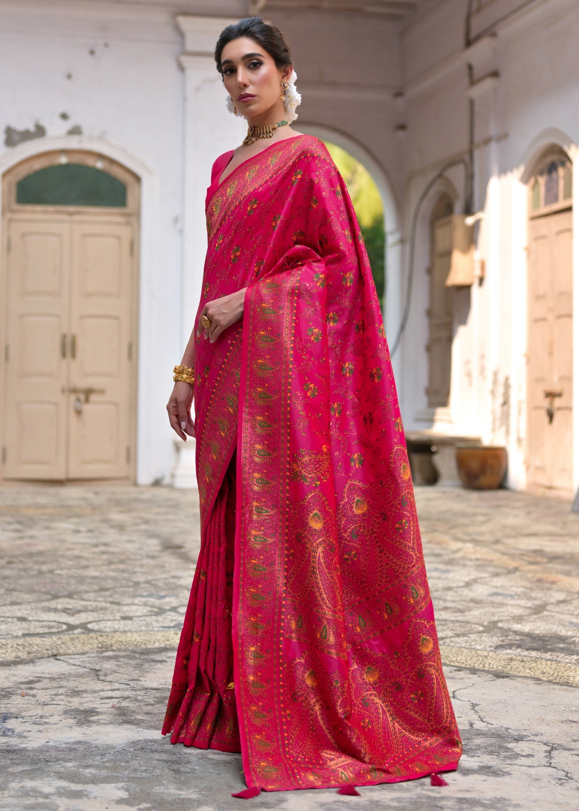 Pink Thread Woven Jal & Flower Silk Saree With Thread Woven Pallu - qivii