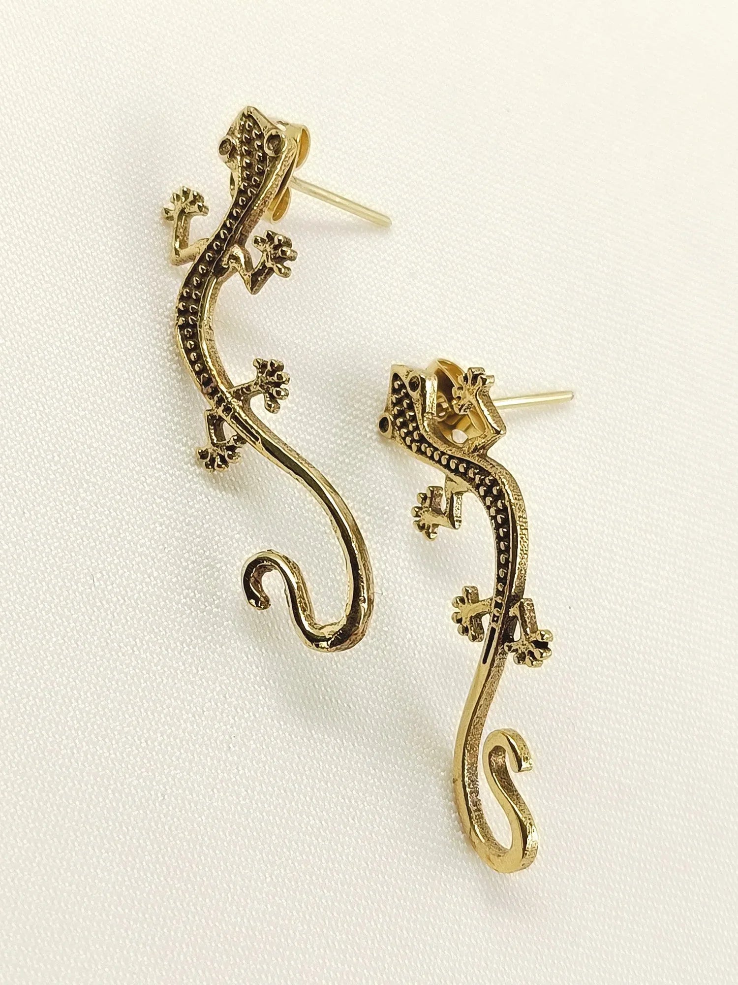Rasam Golden Western Earrings