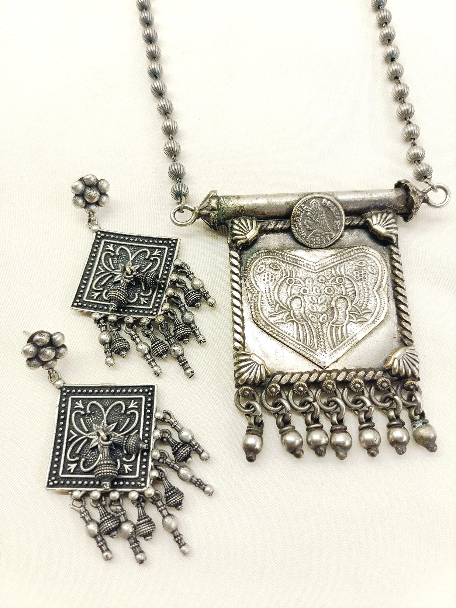 Adena Plain Oxidized Pendant Set