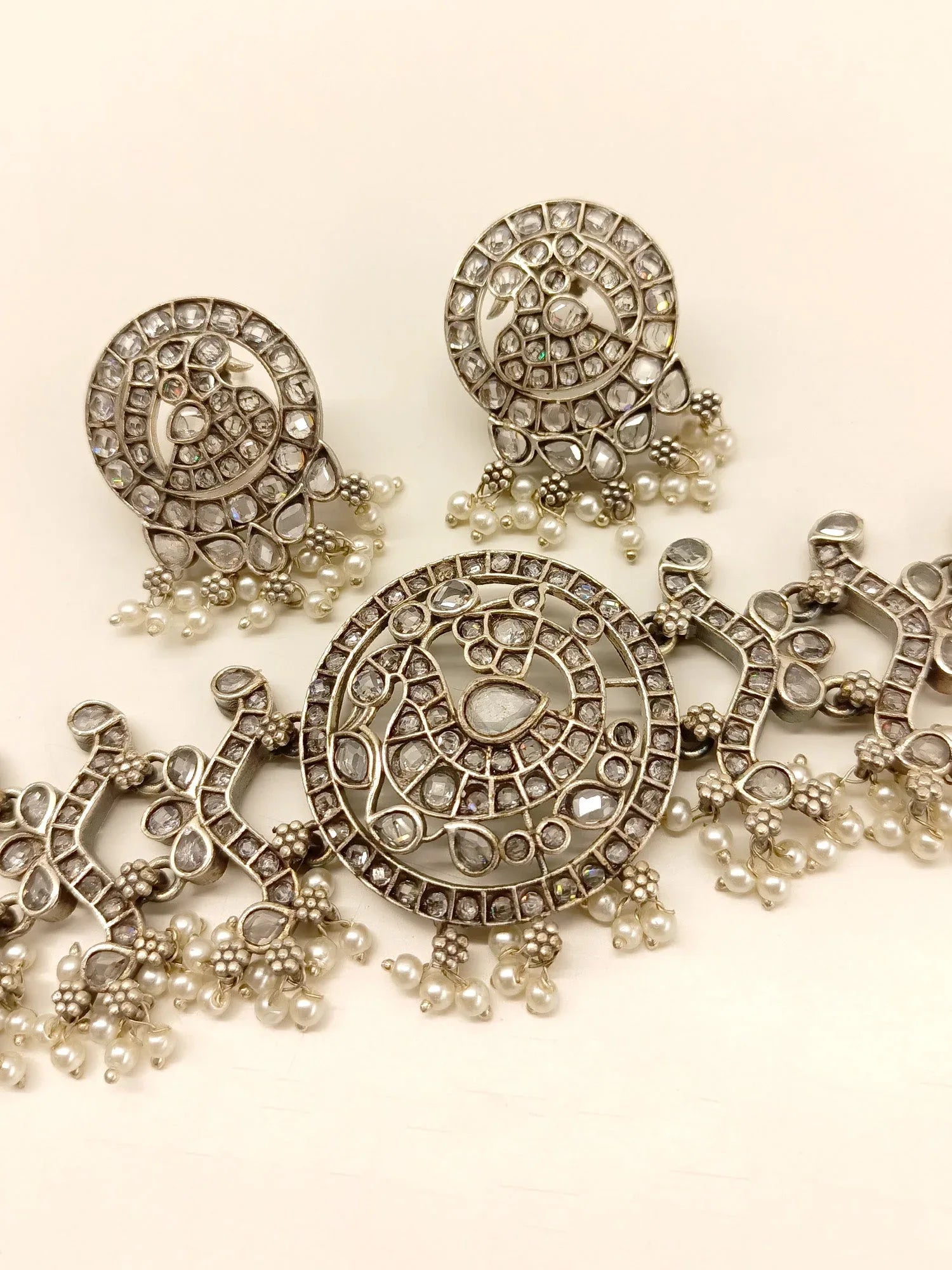 Zigya White Oxidized Choker Set