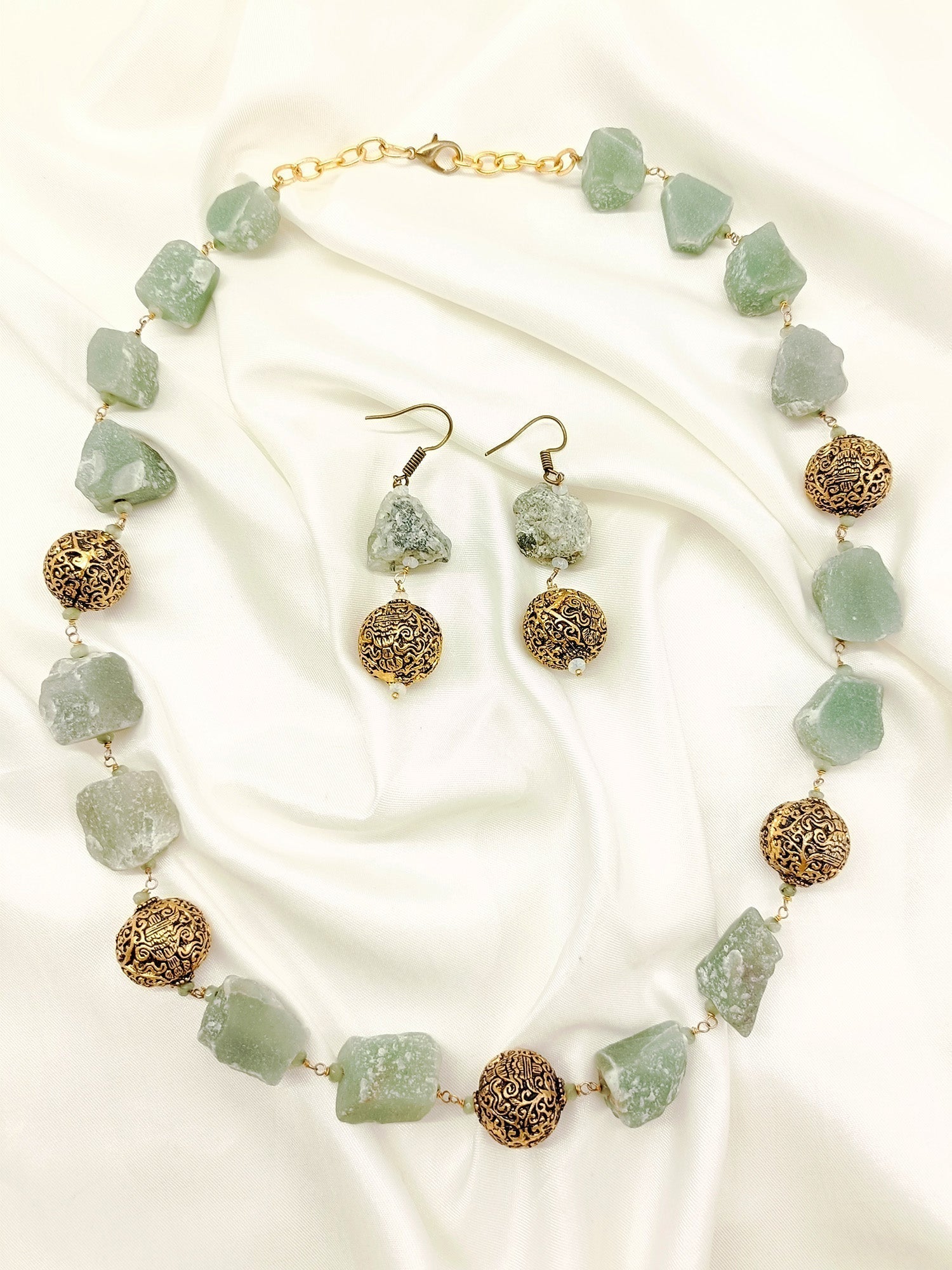 Manjri Green Natural Stone Necklace Set - qivii
