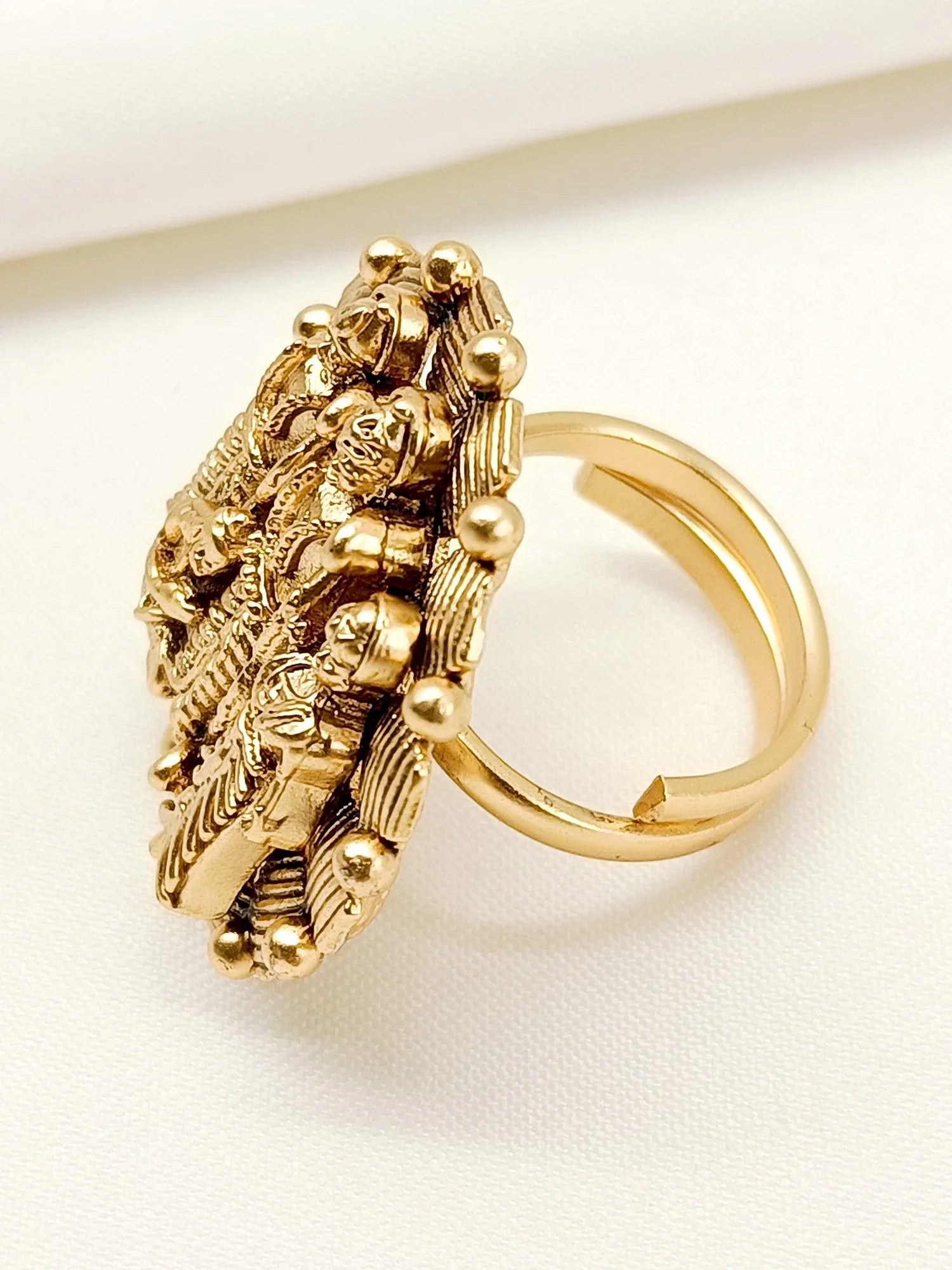 Swarna Antique Finger Ring