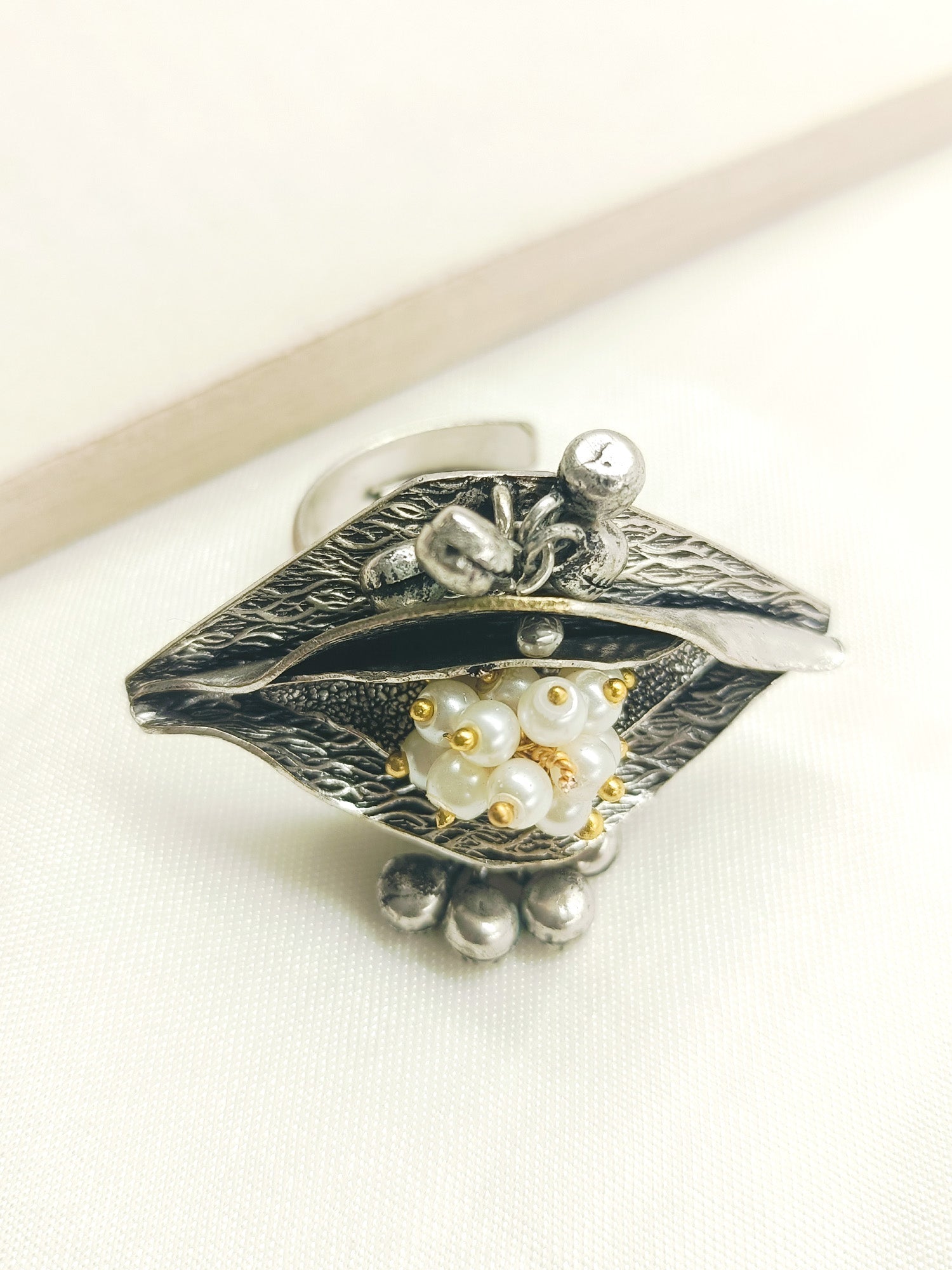 Rumayna Cream Oxidized Finger Ring - qivii