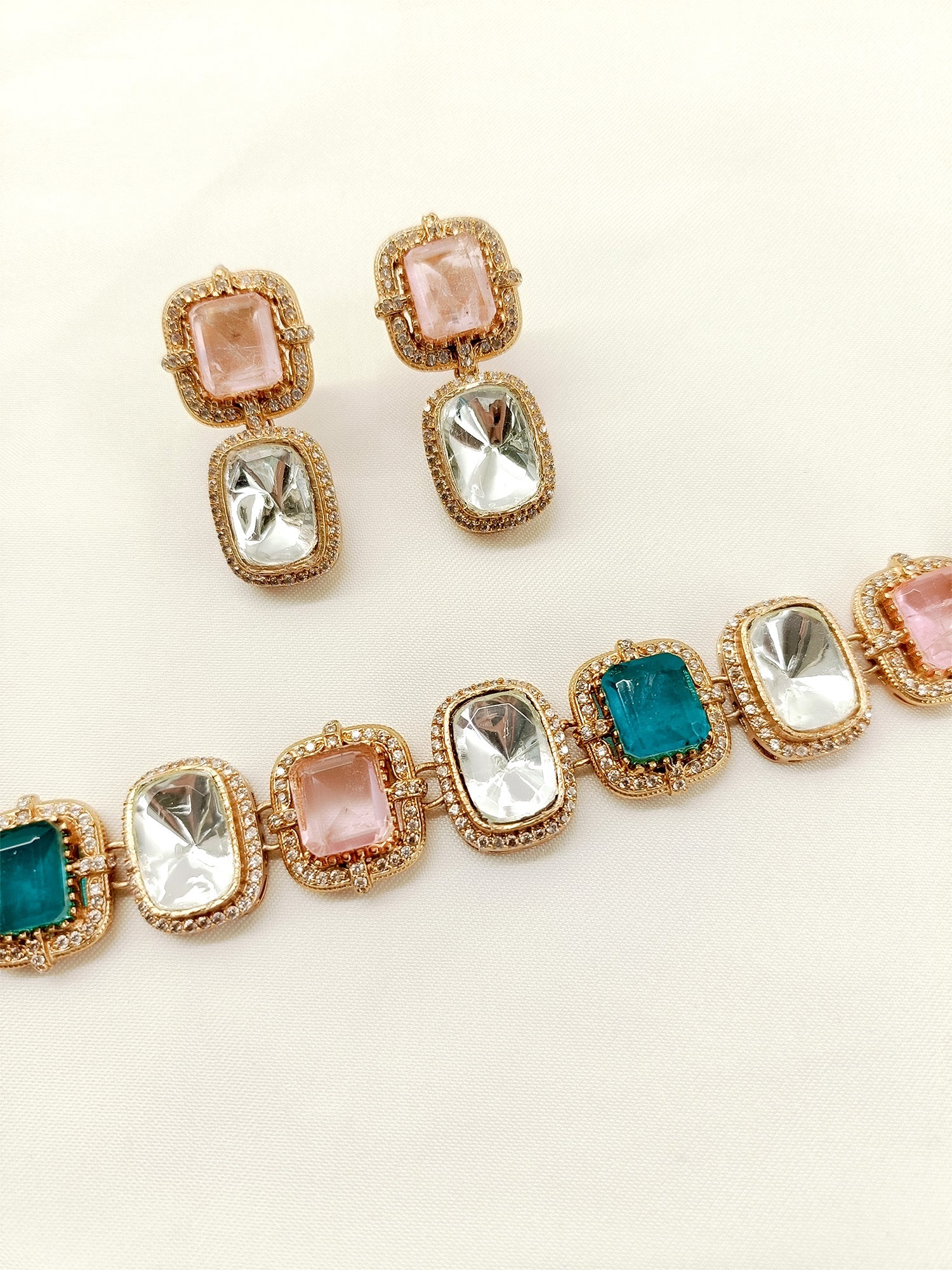 Abhikhya P&G Kundan Choker Set - qivii