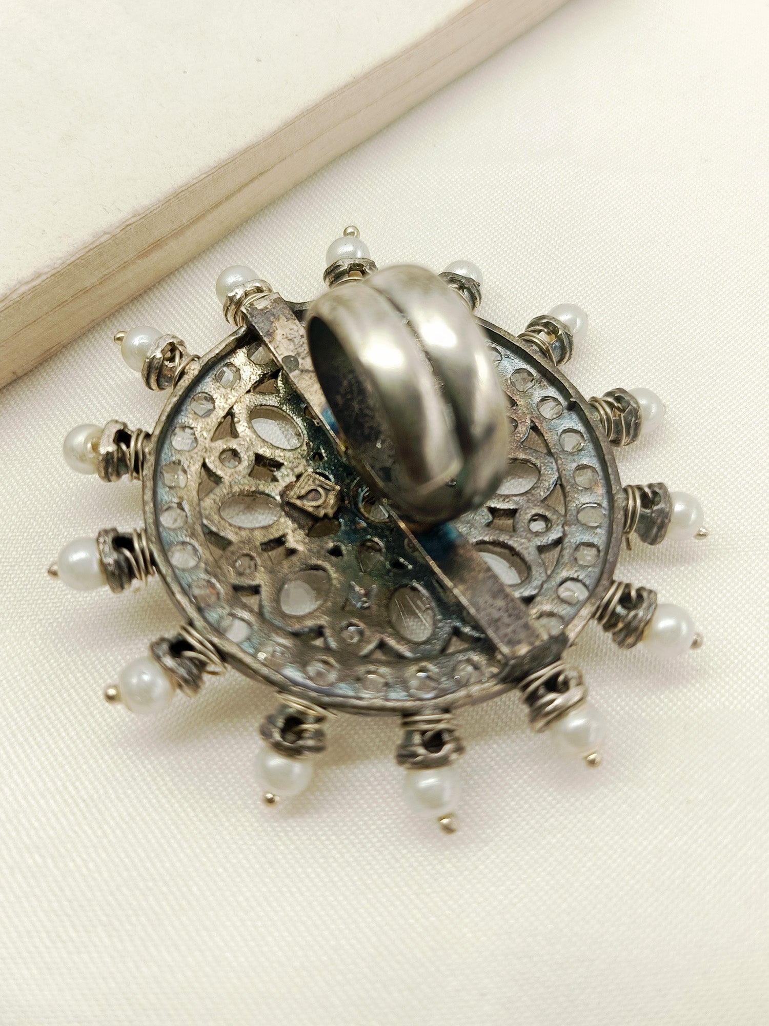 Rimba White Oxidized Finger Ring - qivii