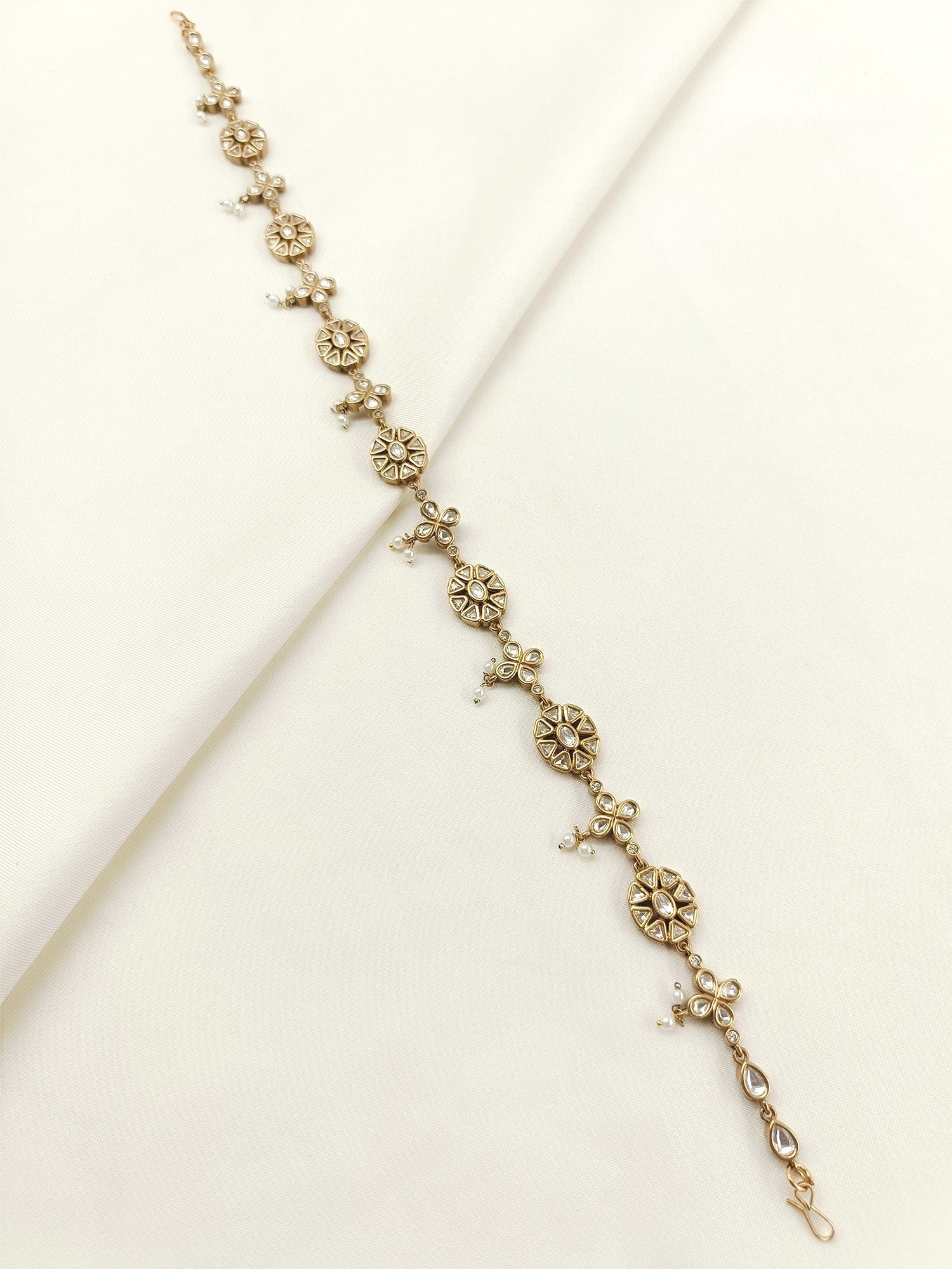 Omi White Kundan Sheeshpatti