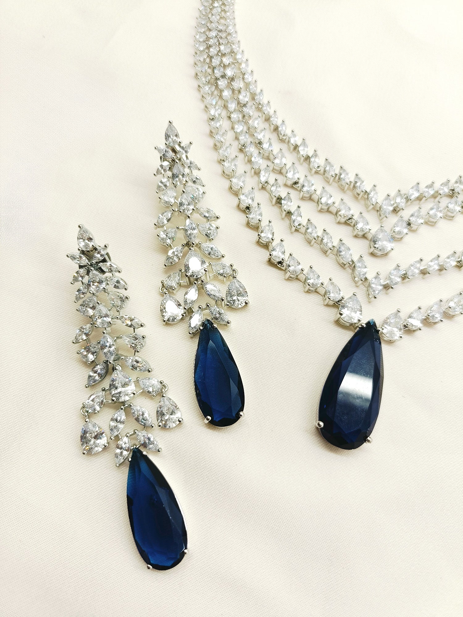 Ruhana Blue Sapphire American Diamond Necklace Set - qivii