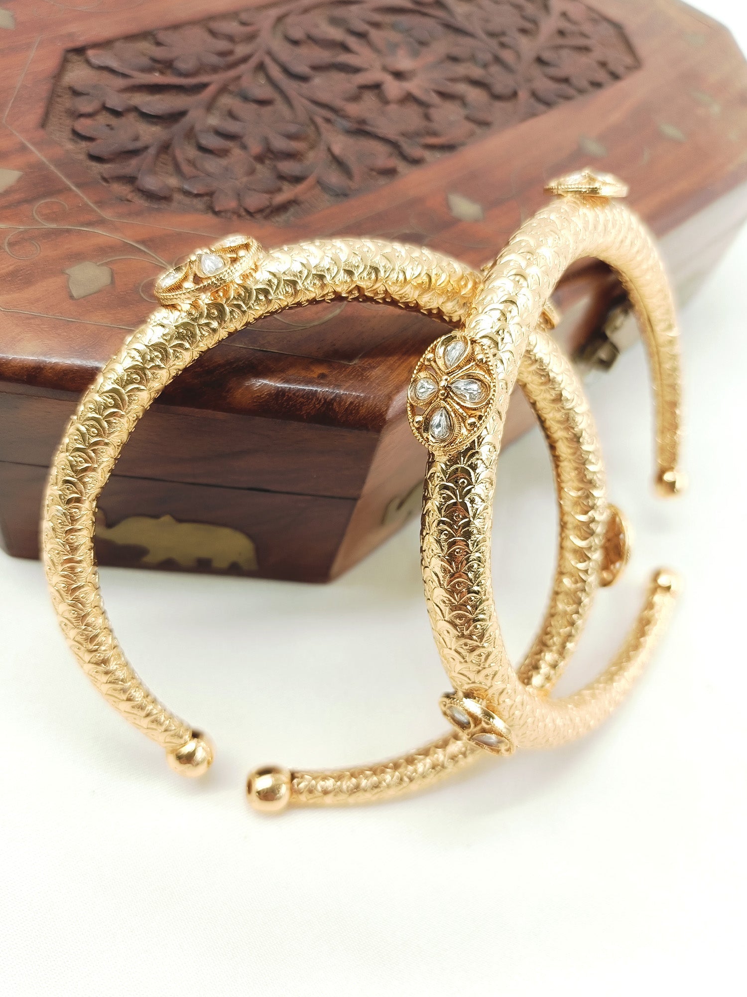 Dhanvanti White Hasli Styled Antique Anklet