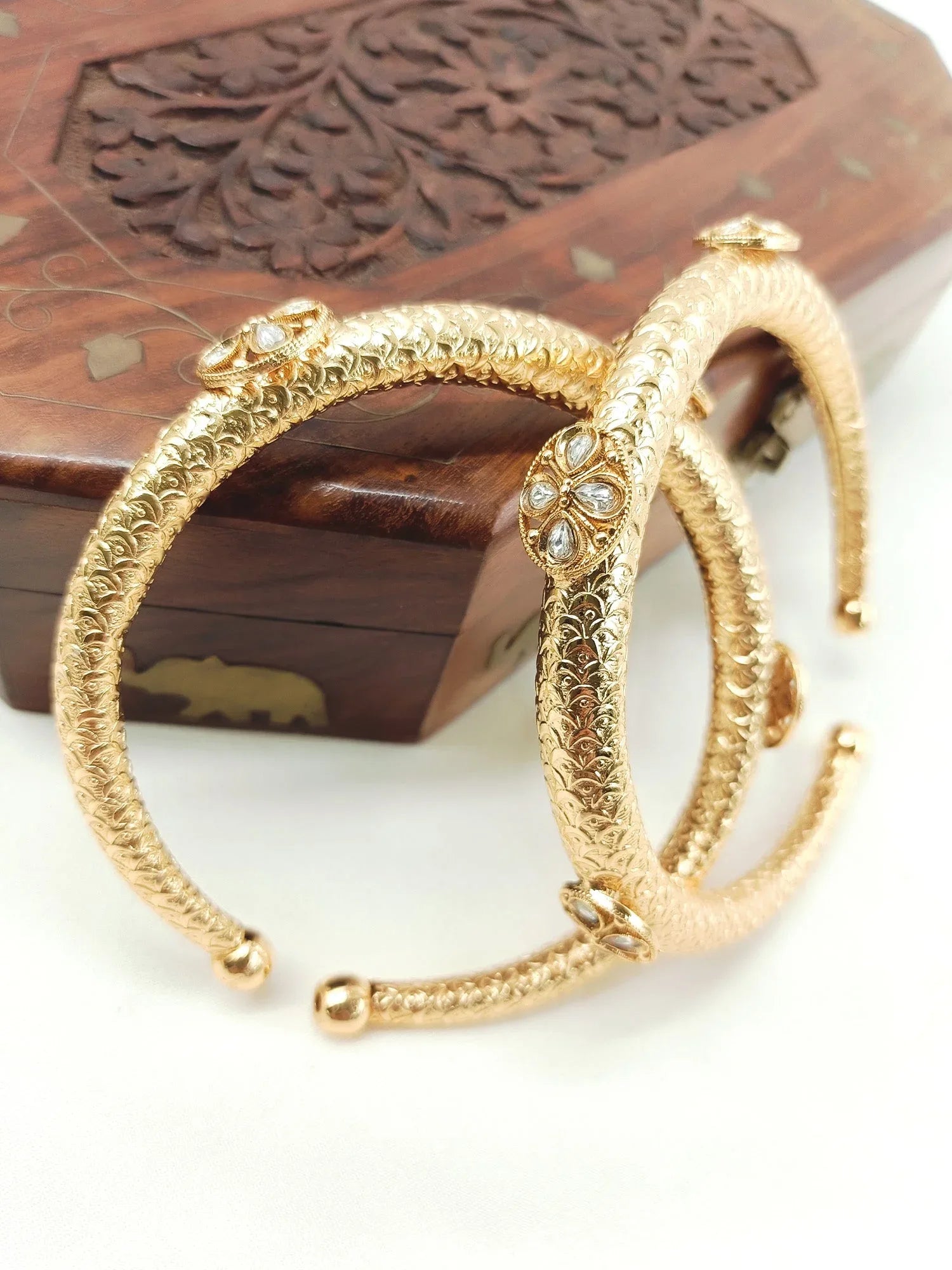 Dhanvanti White Hasli Styled Antique Anklet