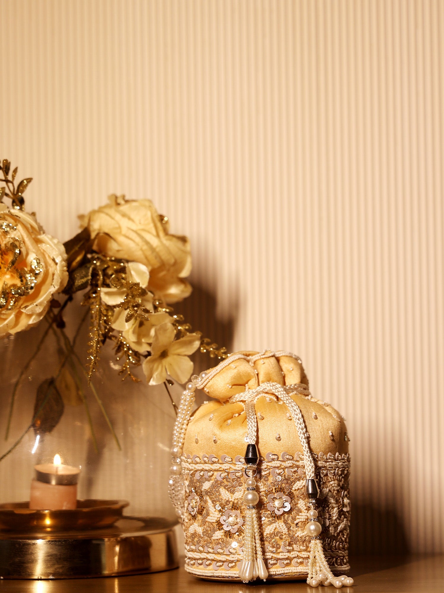 Aamani Beige Potli Bag - qivii