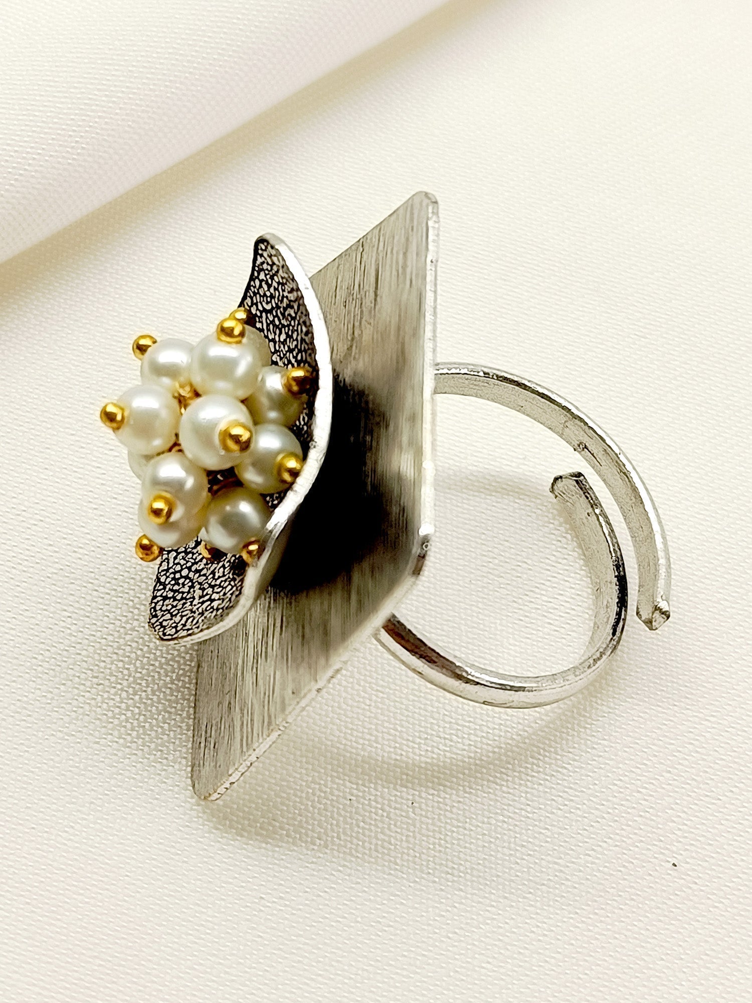 Vira Cream Oxidized Finger Ring - qivii