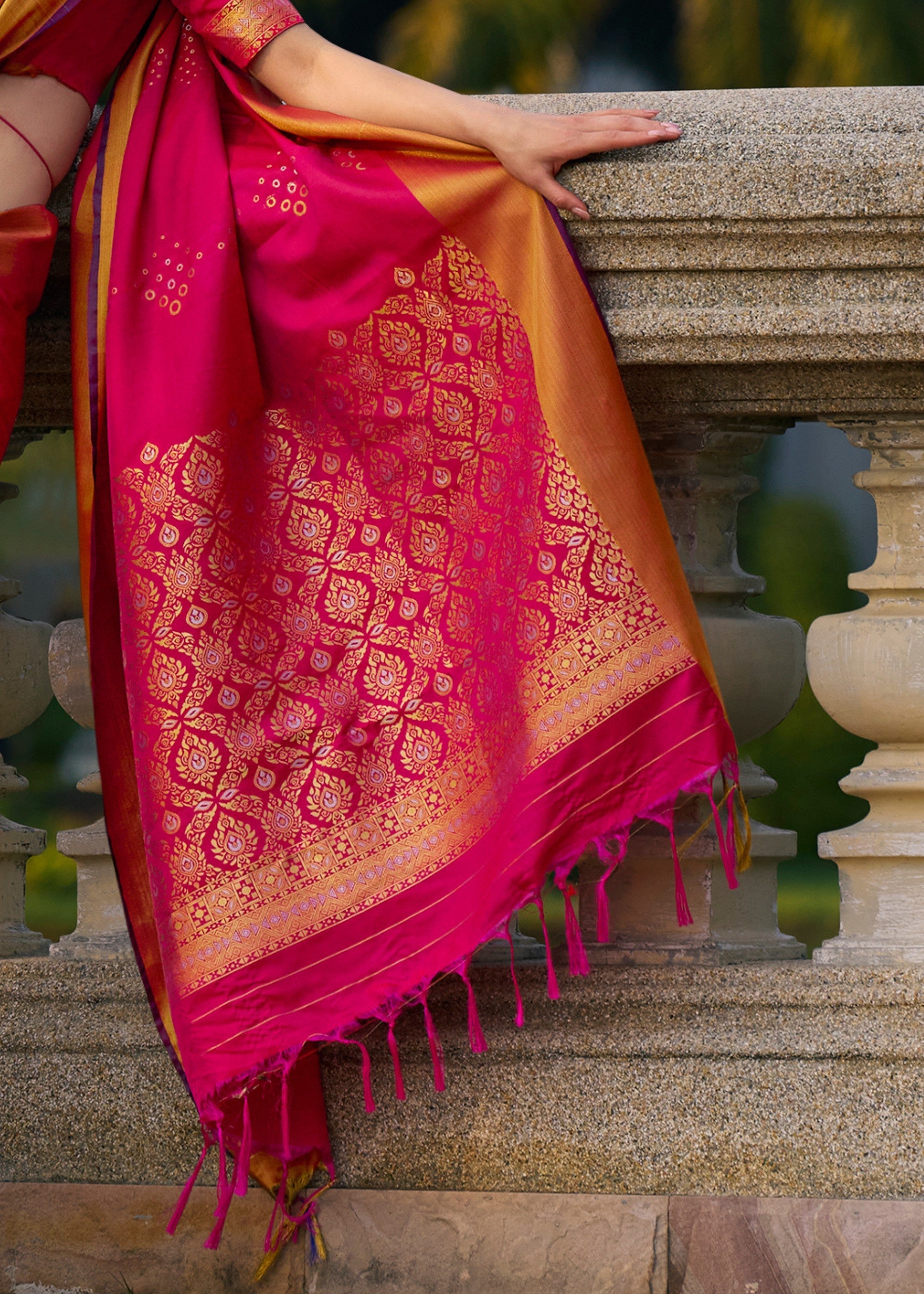 Meganta Handloom Weaving Satin Silk Saree - qivii