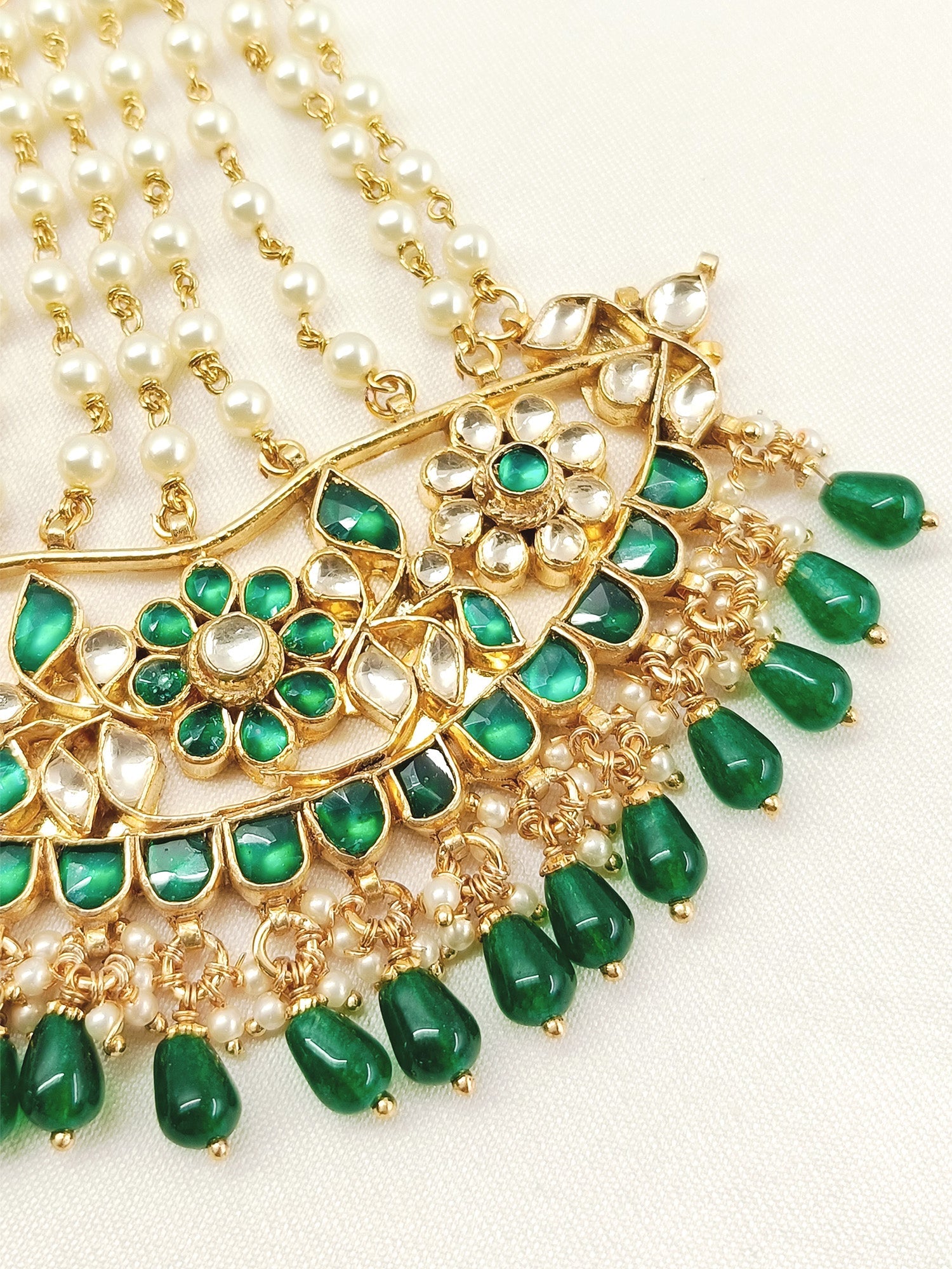 Sweta Green Hanging Kundan Passa