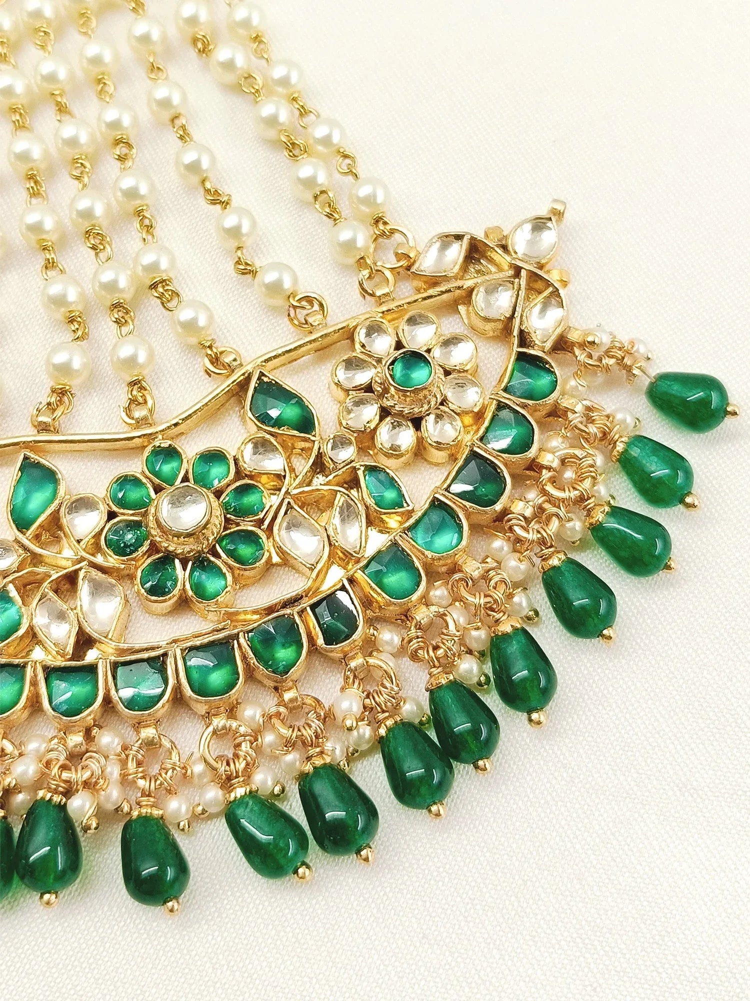 Sweta Green Hanging Kundan Passa