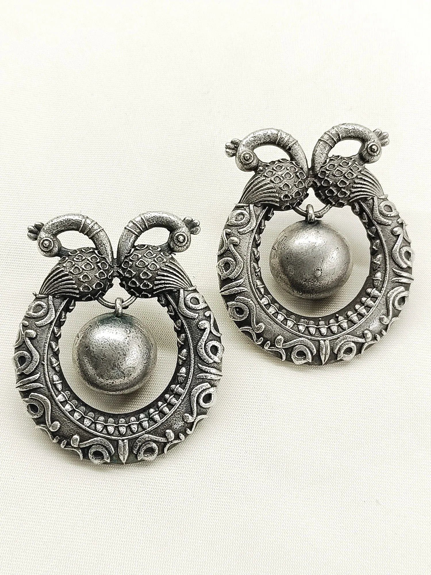 Mehar Plain Oxidized Earring