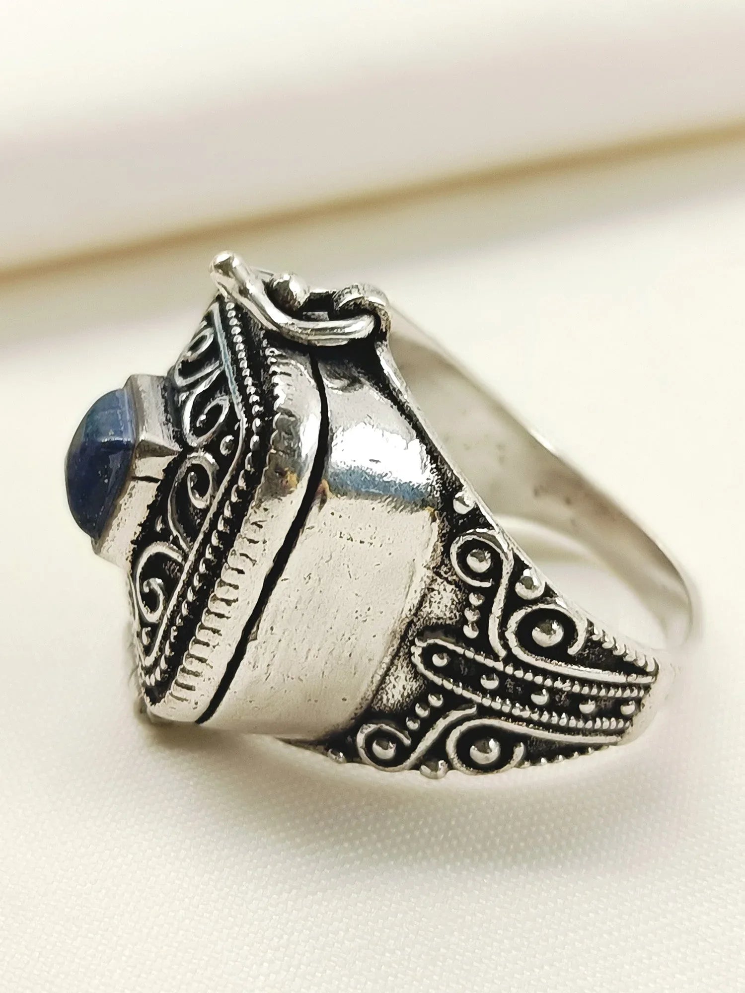Adrian Blue Western Finger Ring